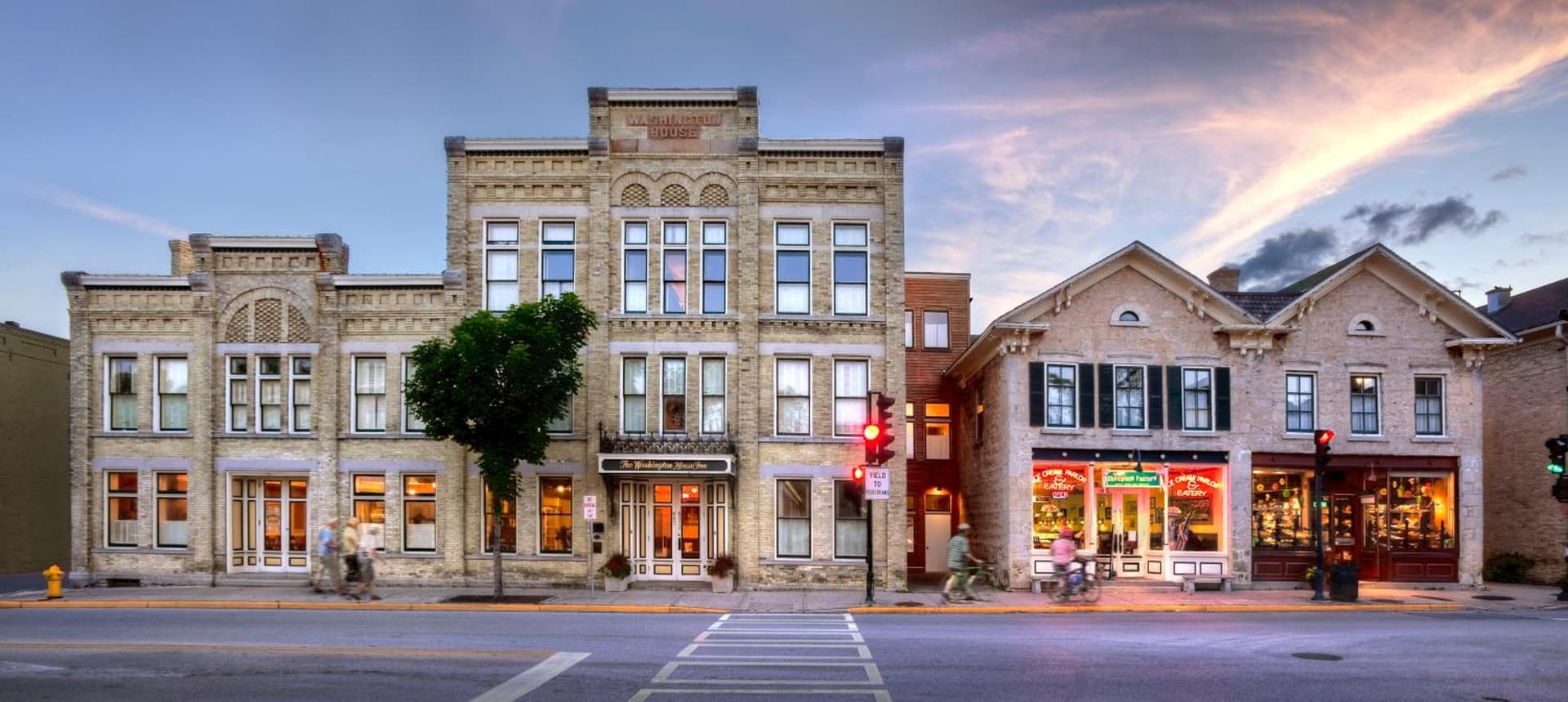 Washington House Inn featured exterior or lobby in Cedarburg, WI — similar hotel