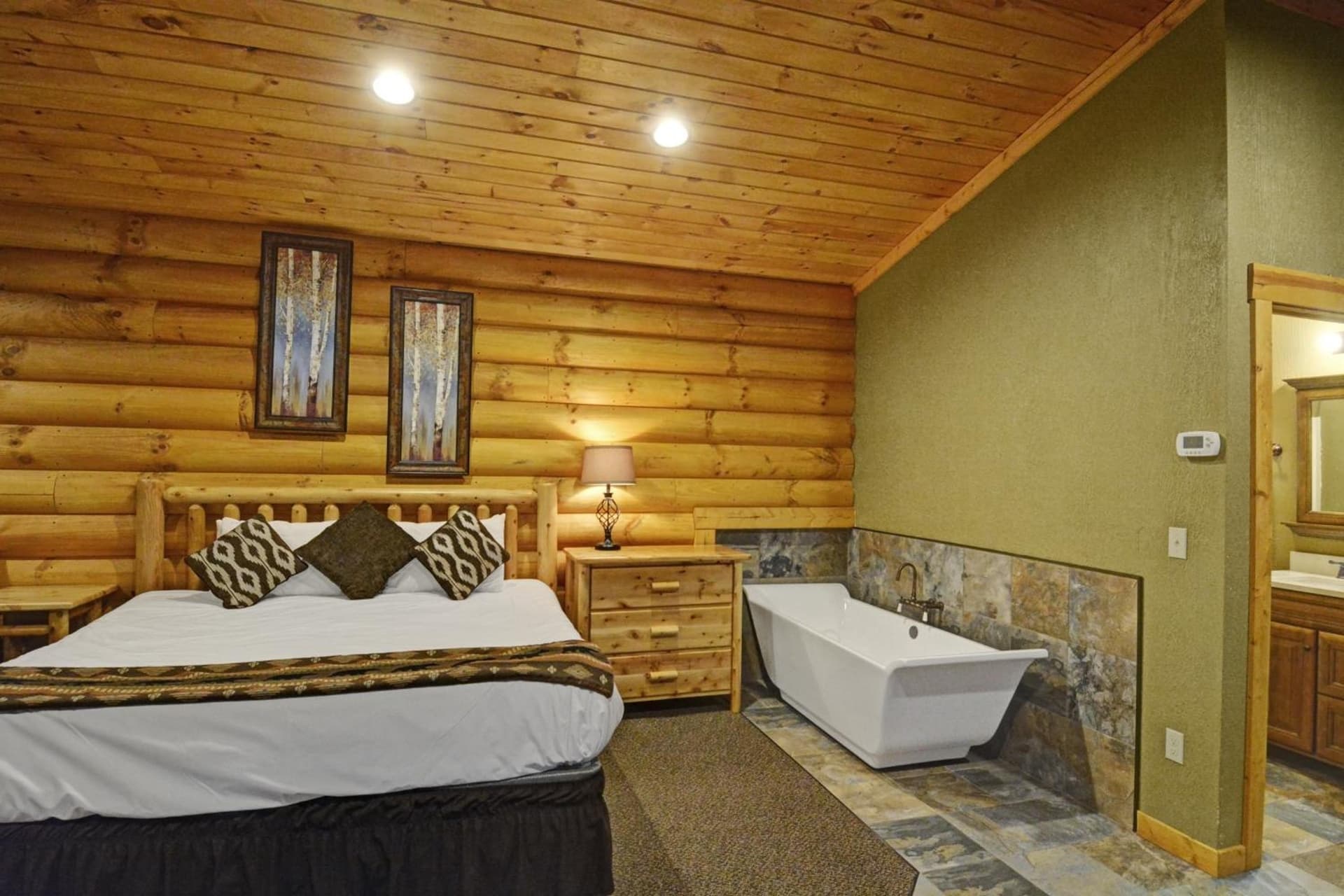 The Lodges at Sunset Village interior in McHenry — gallery photo 2