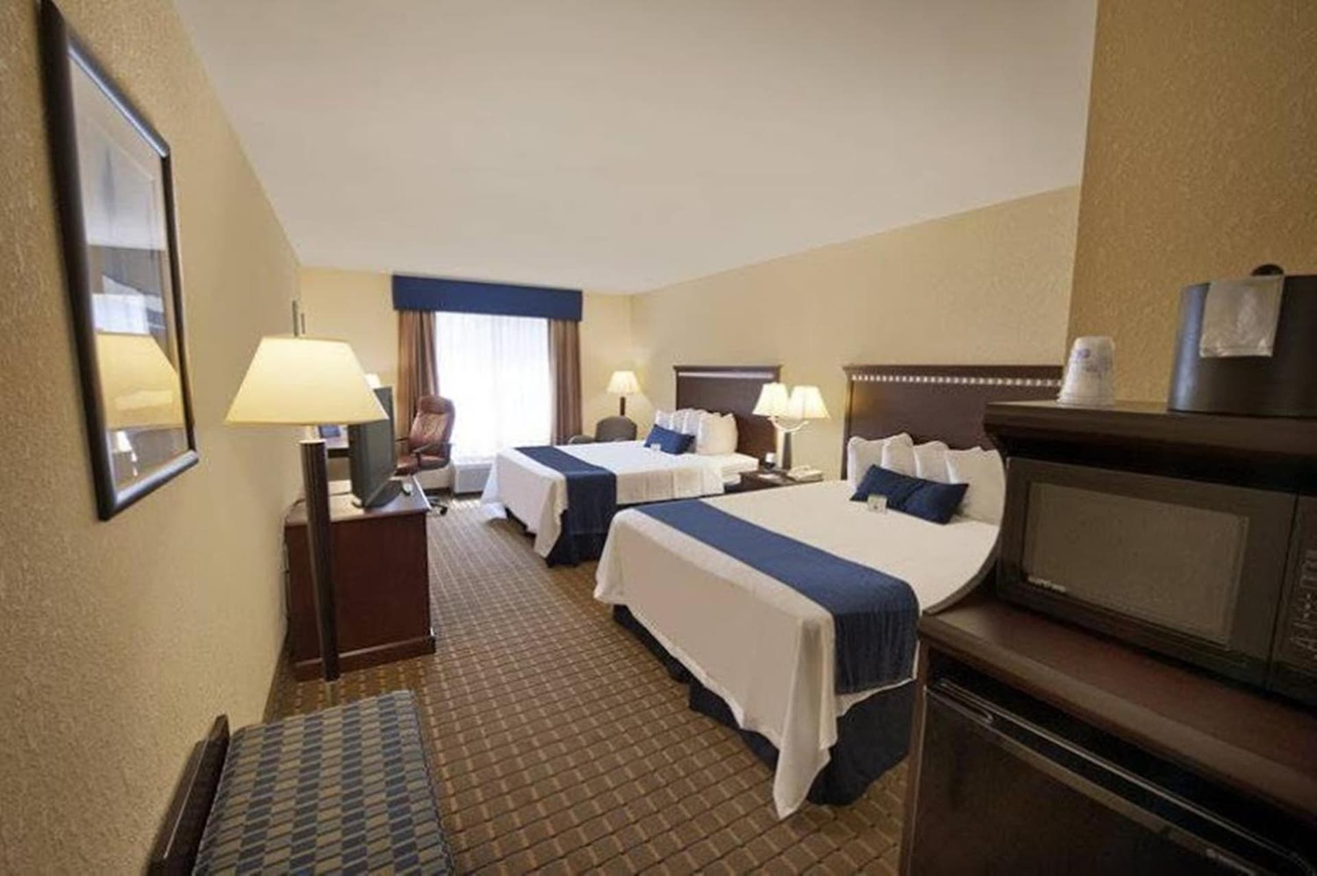 Holiday Inn Express and Suites Allentown West by IHG property views in Allentown, PA — gallery photo 3