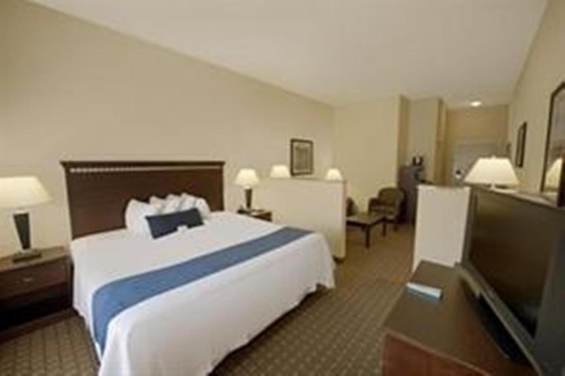 Holiday Inn Express and Suites Allentown West by IHG gallery photo in Allentown, PA — image 16
