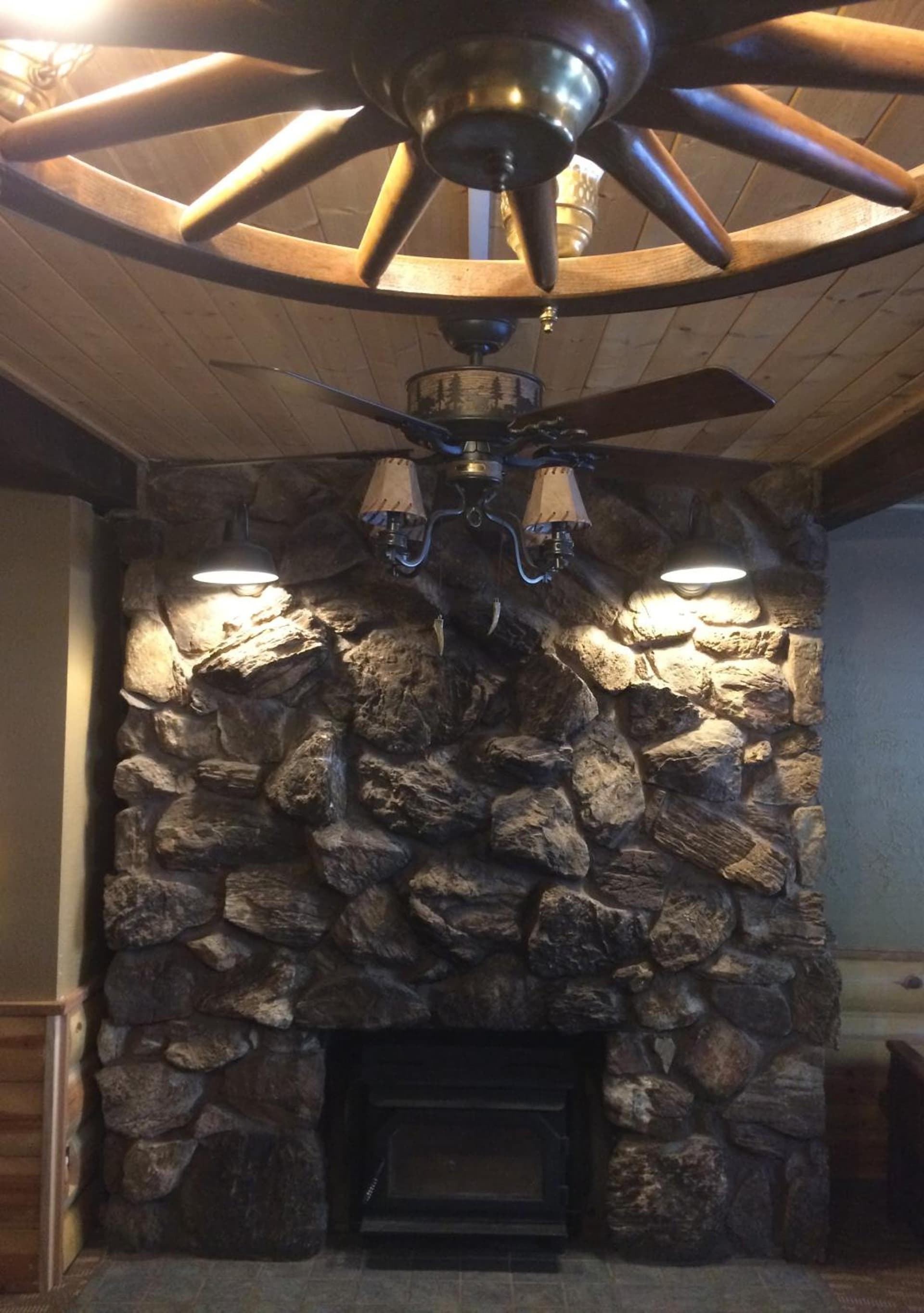 Shaver Lake Village Hotel featured exterior or lobby in Shaver Lake, CA — similar hotel