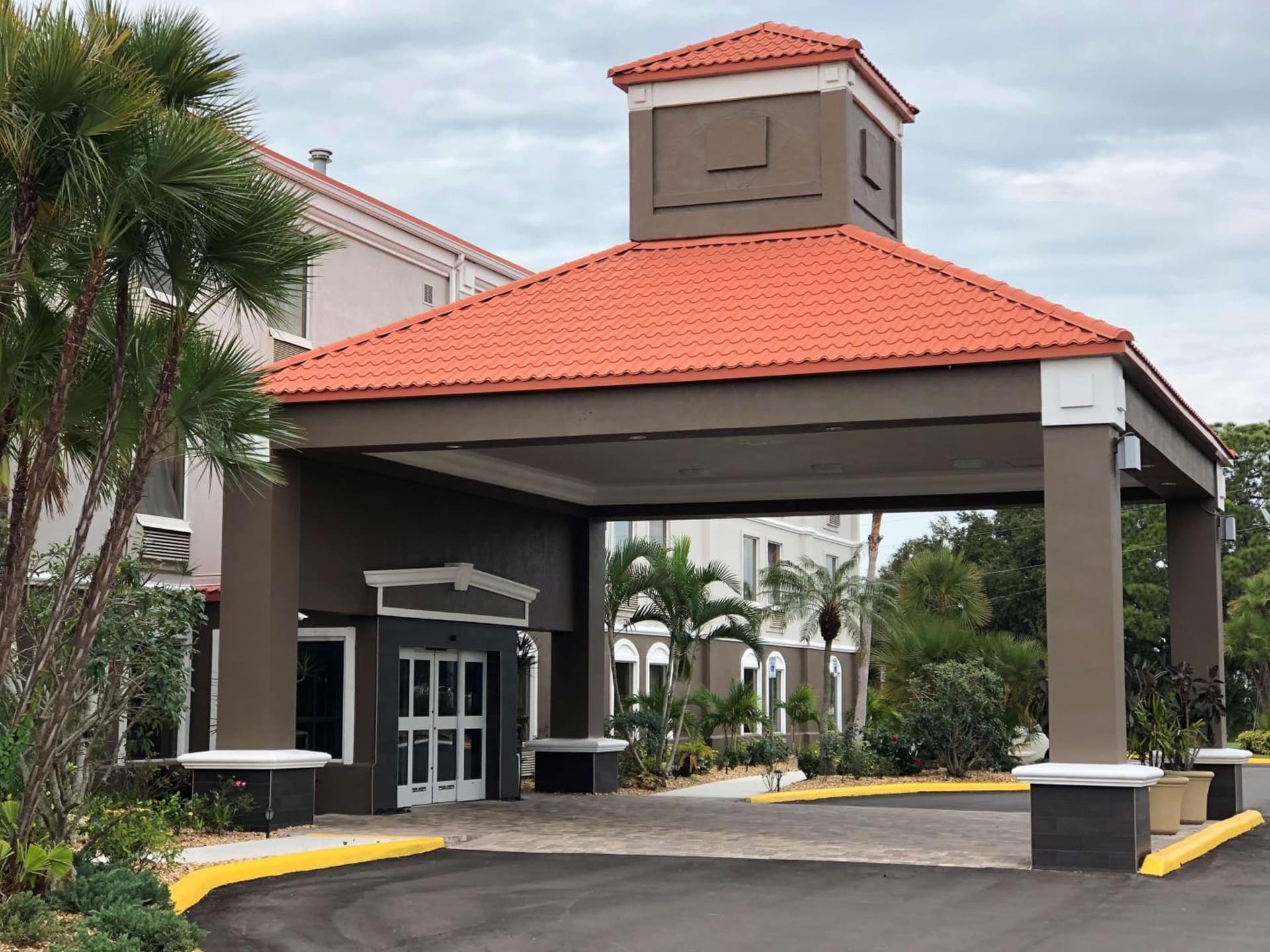 Best Western Plus Bradenton Hotel & Suites property views in Bradenton, FL — gallery photo 3