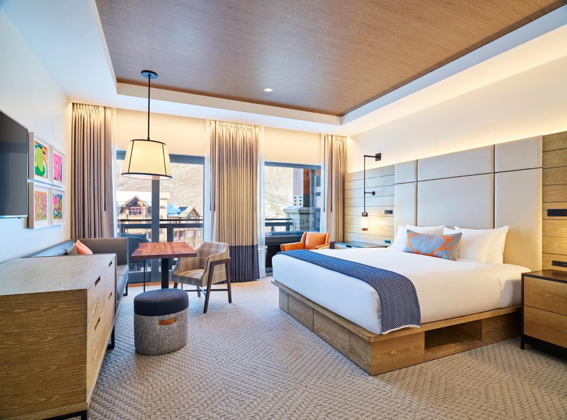 Limelight Hotel Snowmass property views in Snowmass Village, CO — gallery photo 3