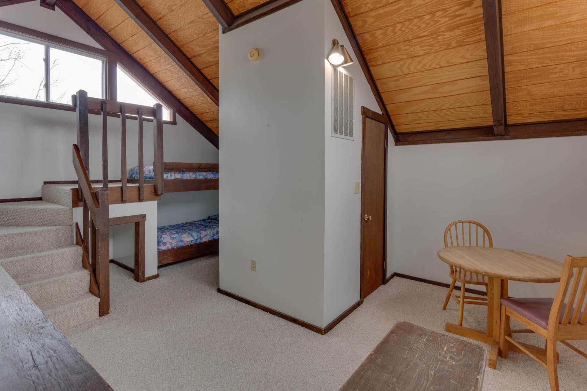 Chalet High by CoolVacay gallery photo in Basye, VA — image 17