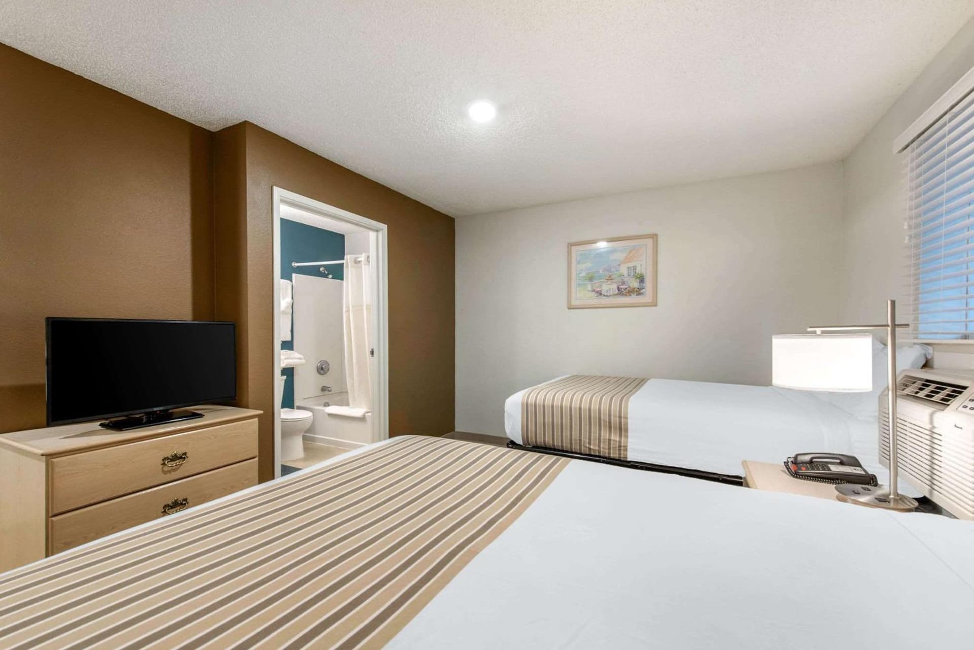 Birch Hill Suites - Lakeland gallery photo in Lakeland, FL — image 22