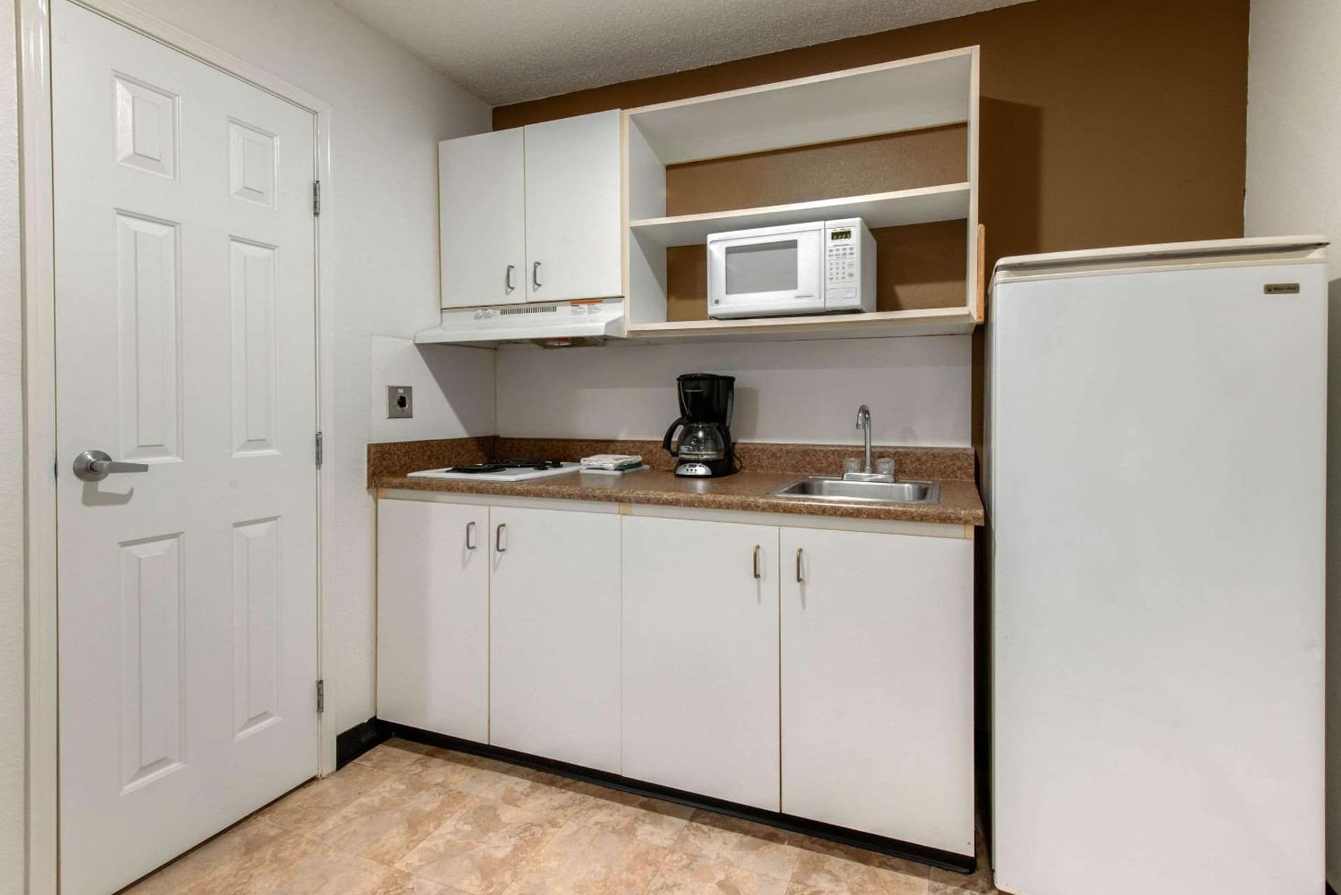Birch Hill Suites - Lakeland gallery photo in Lakeland, FL — image 11