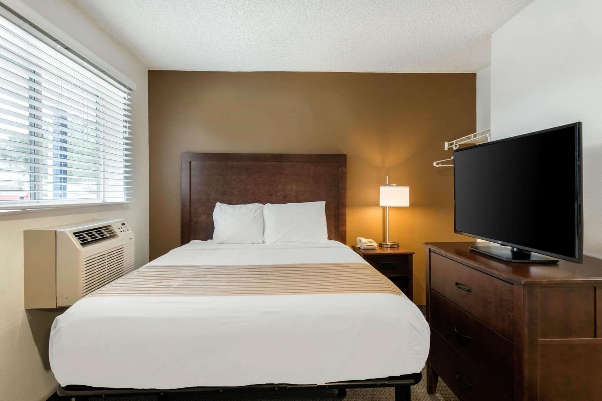 Birch Hill Suites - Lakeland gallery photo in Lakeland, FL — image 17