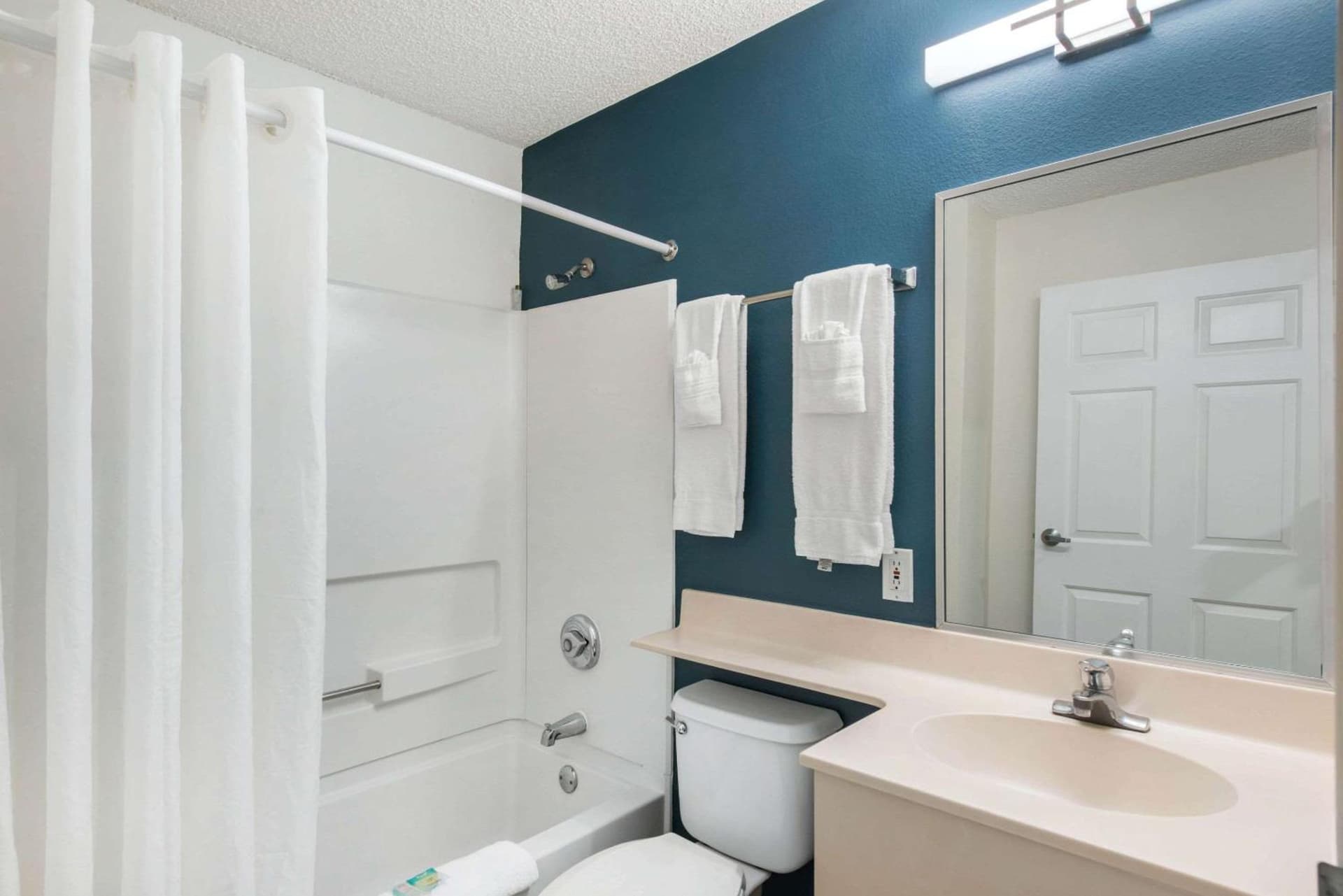 Birch Hill Suites - Lakeland gallery photo in Lakeland, FL — image 21