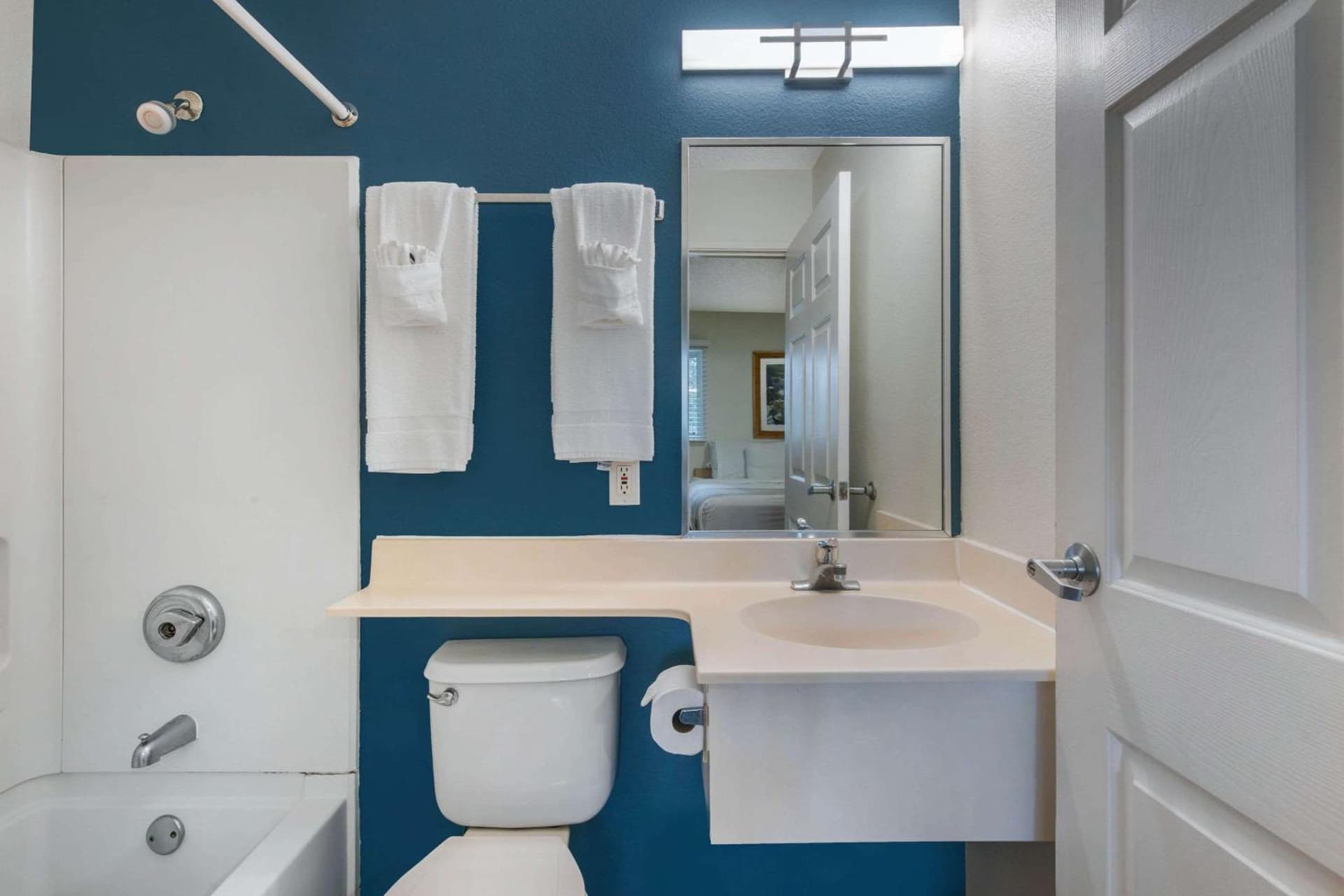 Birch Hill Suites - Lakeland property views in Lakeland, FL — gallery photo 3