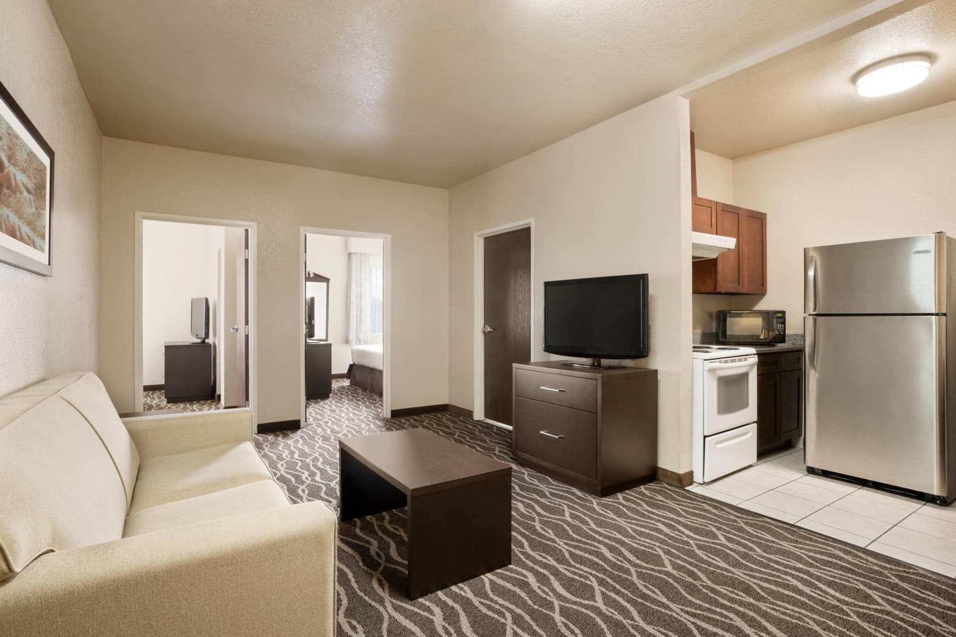 Baymont by Wyndham Clute Lake Jackson interior in Clute, TX — gallery photo 2