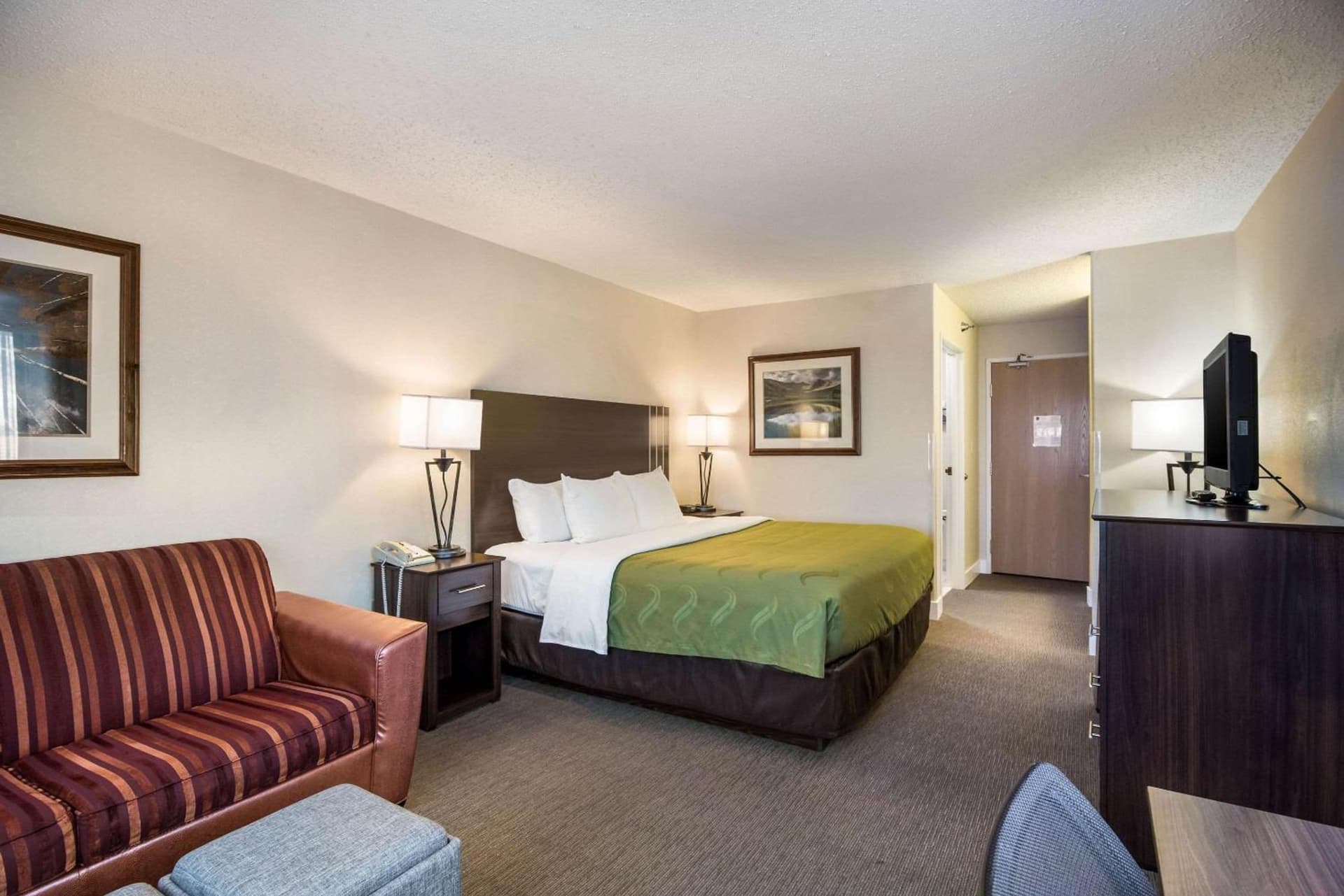 Quality Inn & Suites Pueblo West property views in Pueblo, CO — gallery photo 3