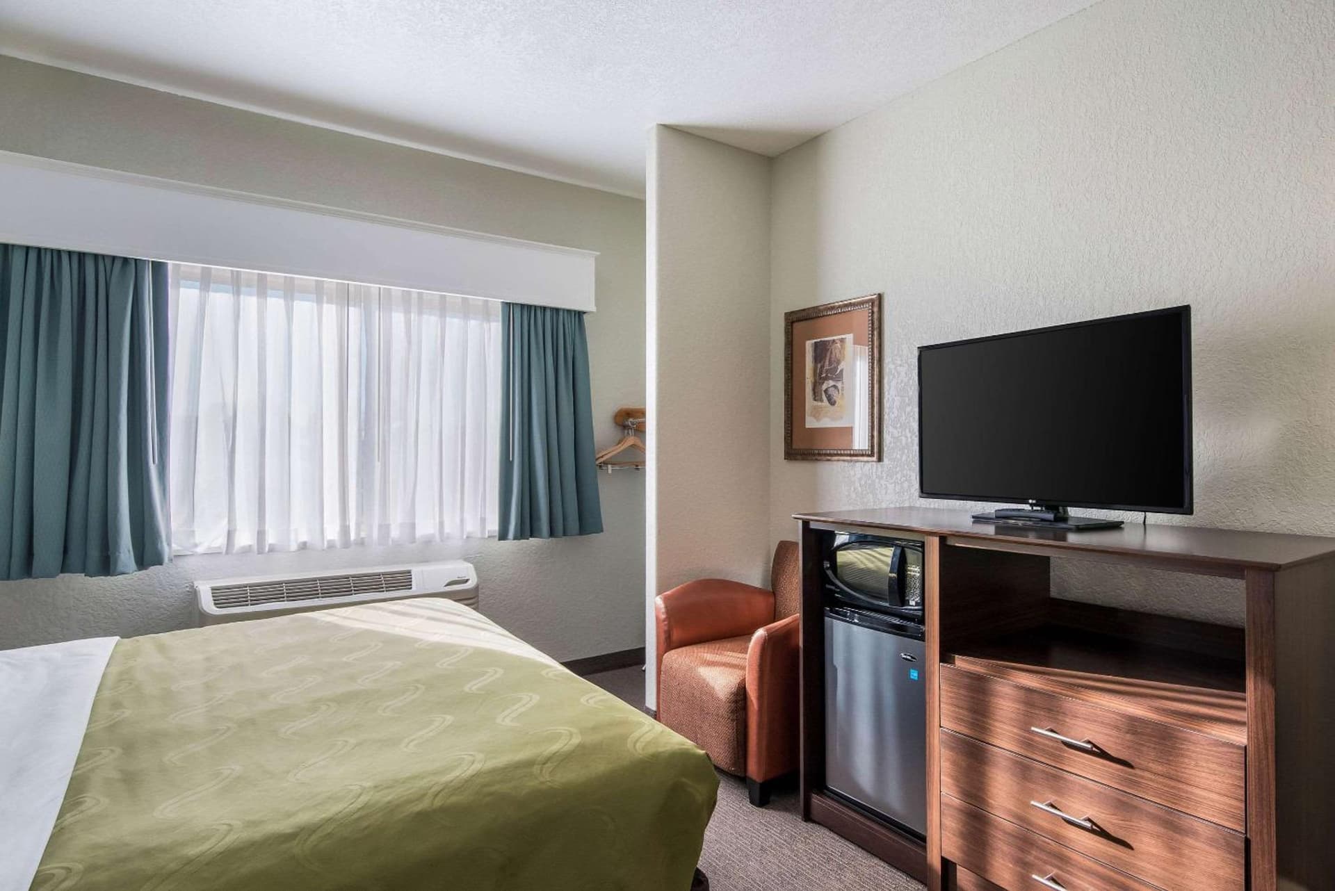 Quality Inn & Suites Pueblo West interior in Pueblo, CO — gallery photo 2