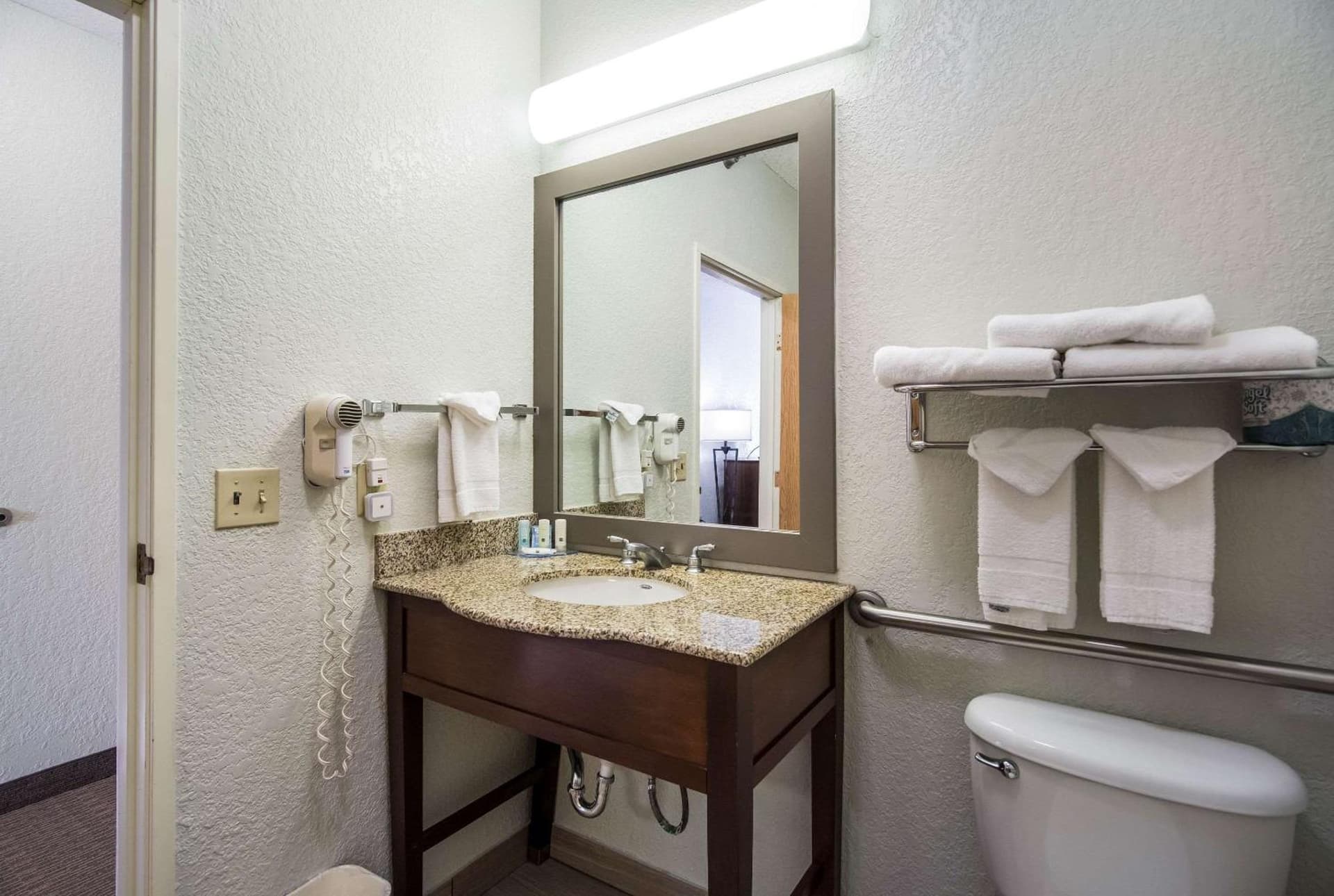 Quality Inn & Suites Pueblo West gallery photo in Pueblo, CO — image 10