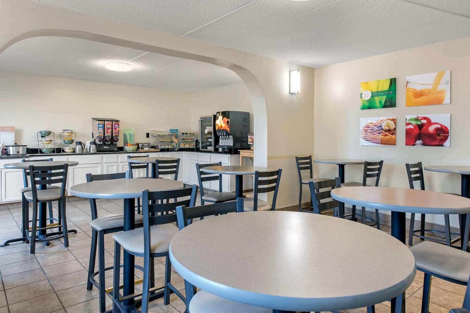 Quality Inn & Suites Lafayette I-65 interior in Lafayette, IN — gallery photo 2