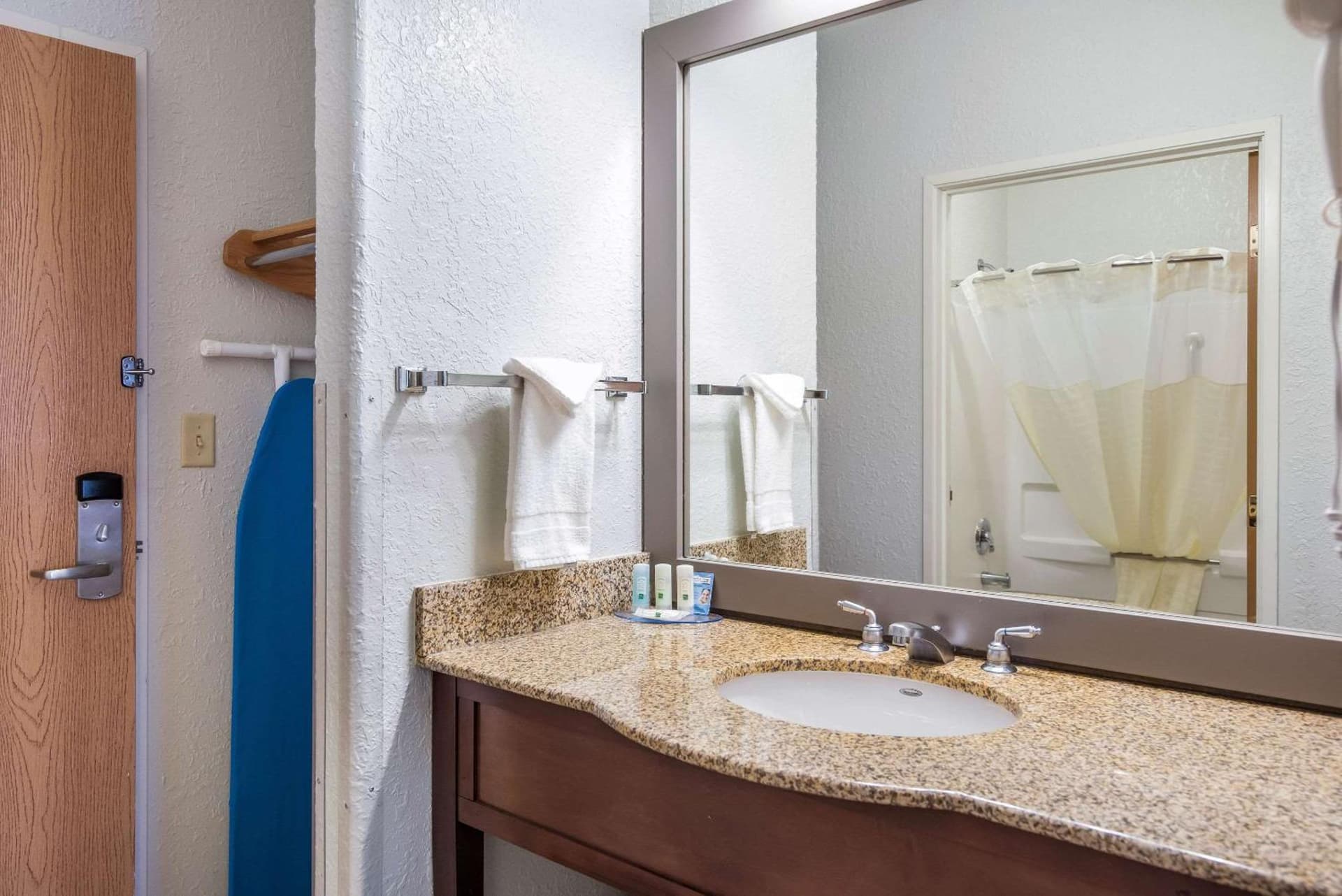 Quality Inn & Suites Pueblo West gallery photo in Pueblo, CO — image 31