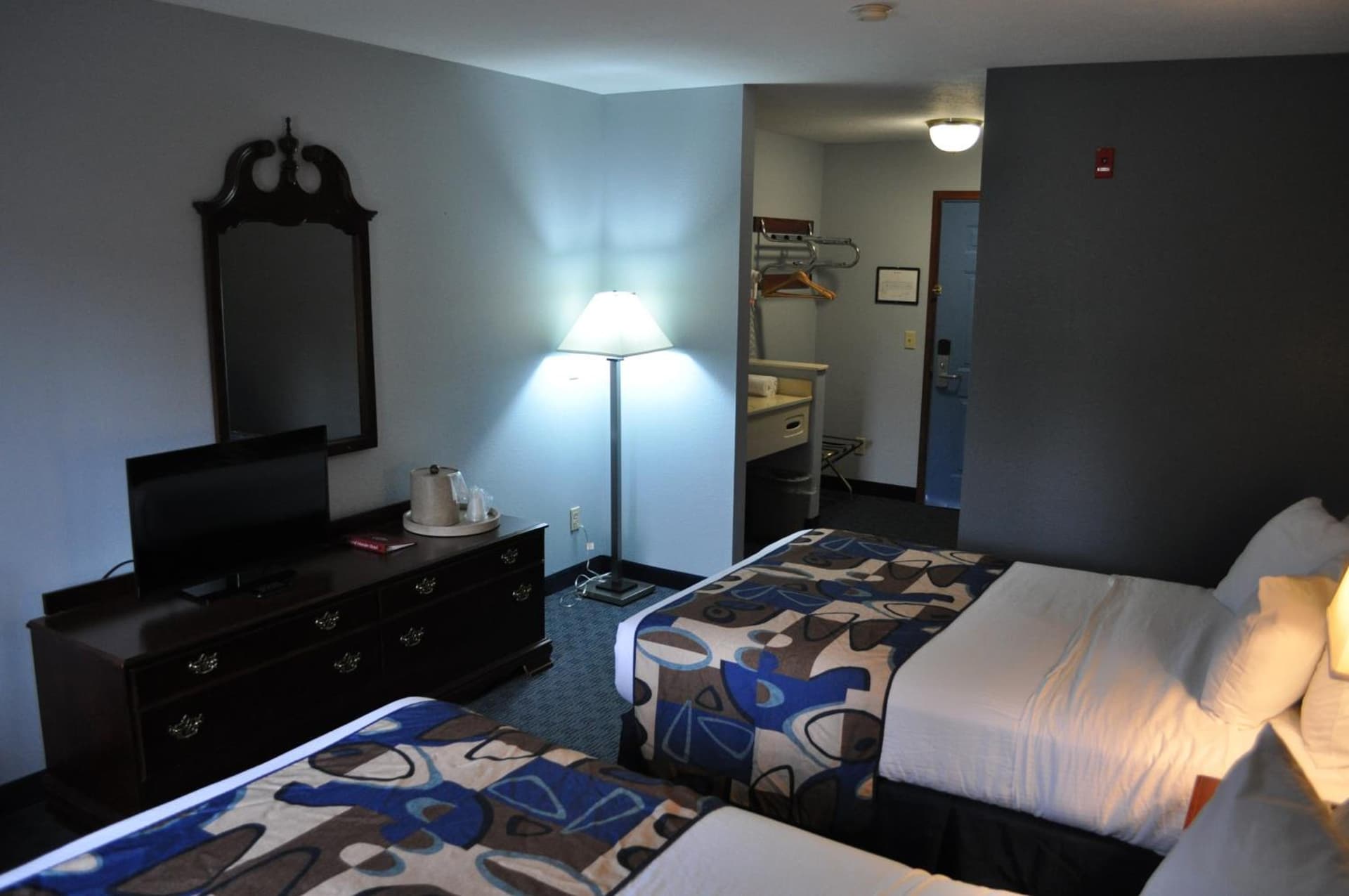 Grand Islander Hotel property views in Put-in-Bay, OH — gallery photo 3