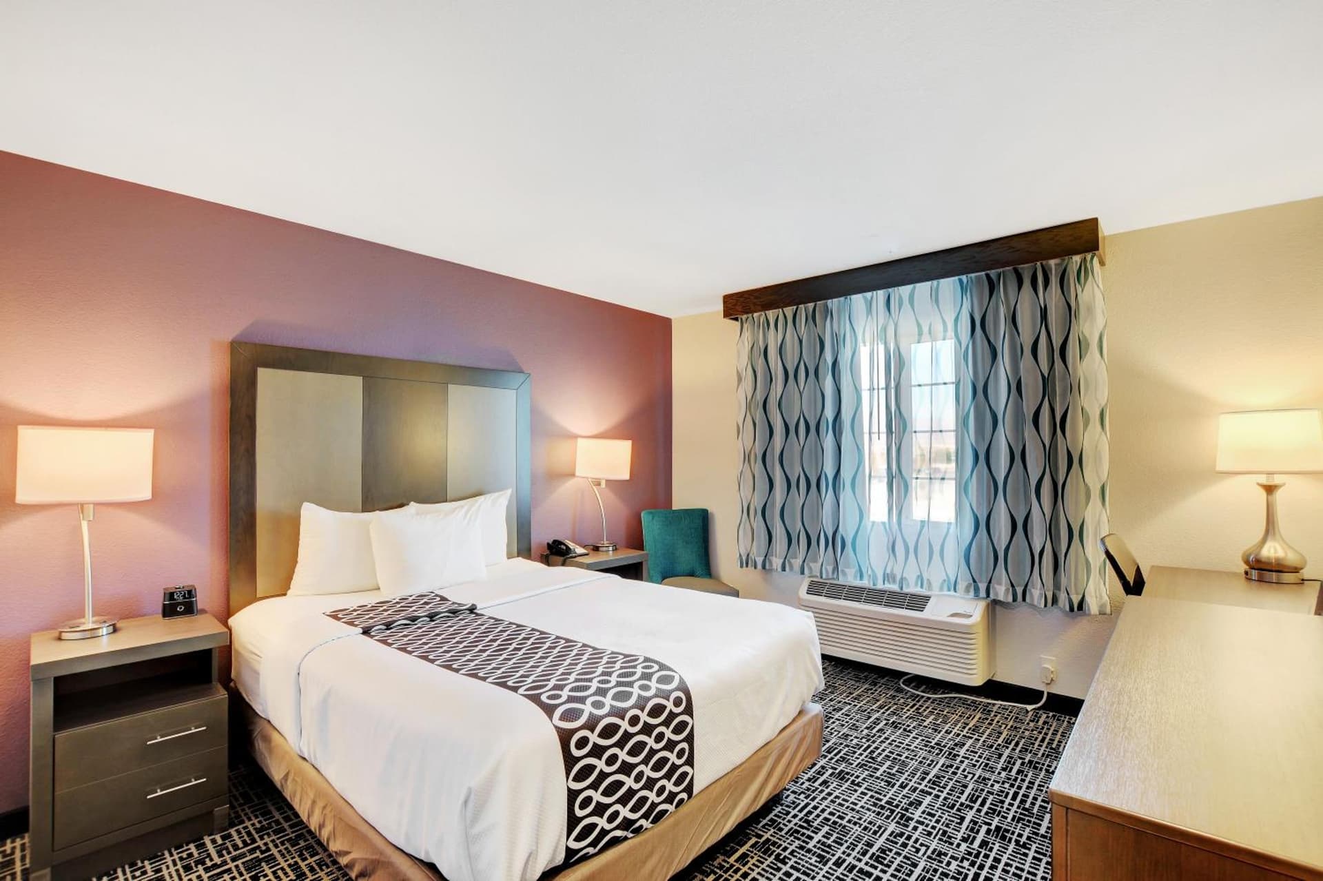 La Quinta Inn & Suites by Wyndham Las Vegas Nellis gallery photo in Las Vegas, NV — image 15