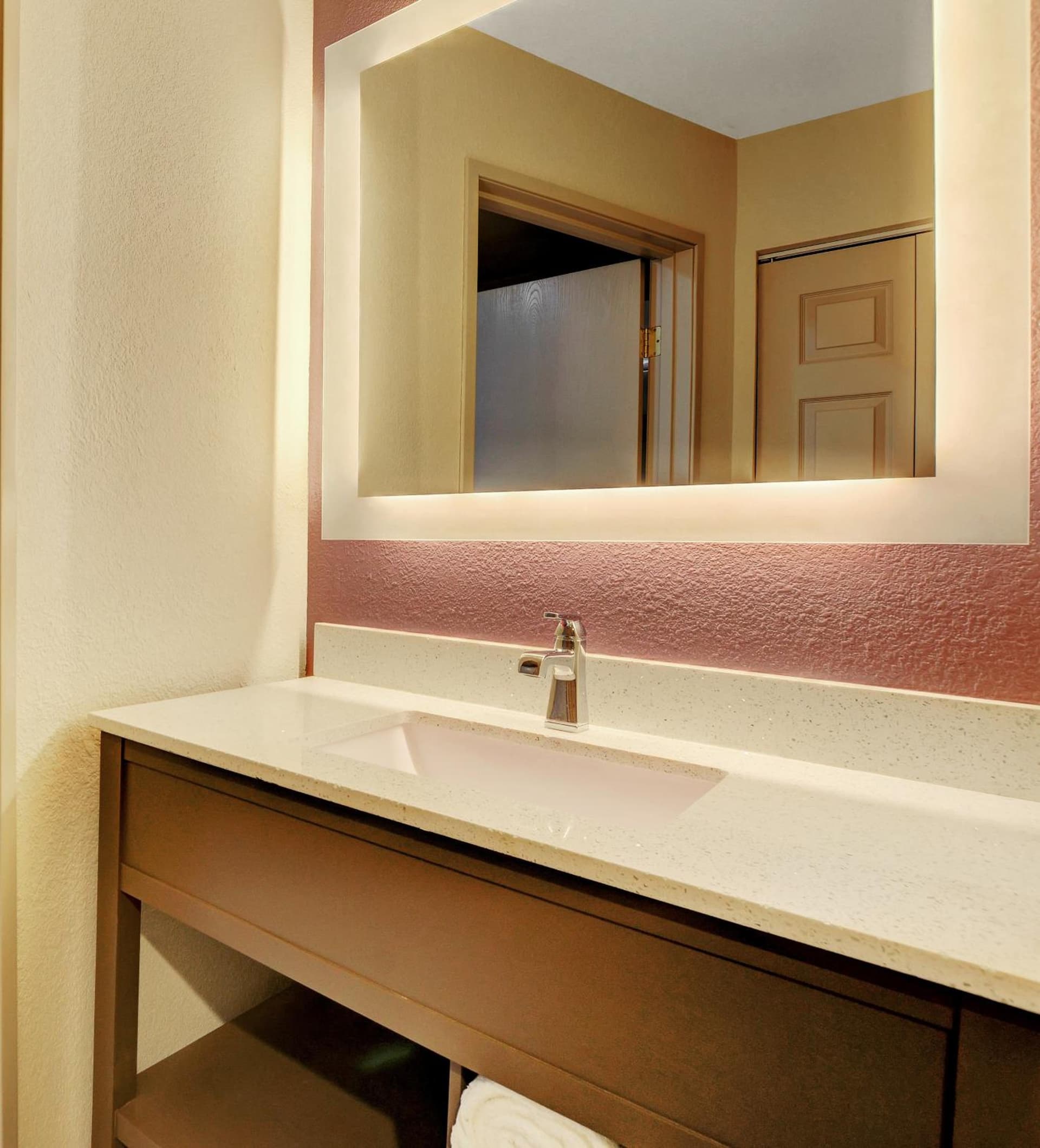 La Quinta Inn & Suites by Wyndham Las Vegas Nellis gallery photo in Las Vegas, NV — image 61