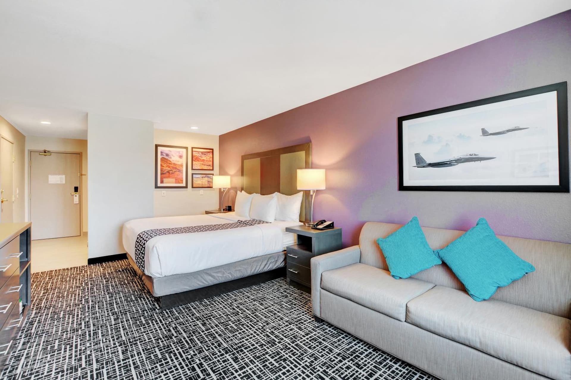 La Quinta Inn & Suites by Wyndham Las Vegas Nellis gallery photo in Las Vegas, NV — image 29