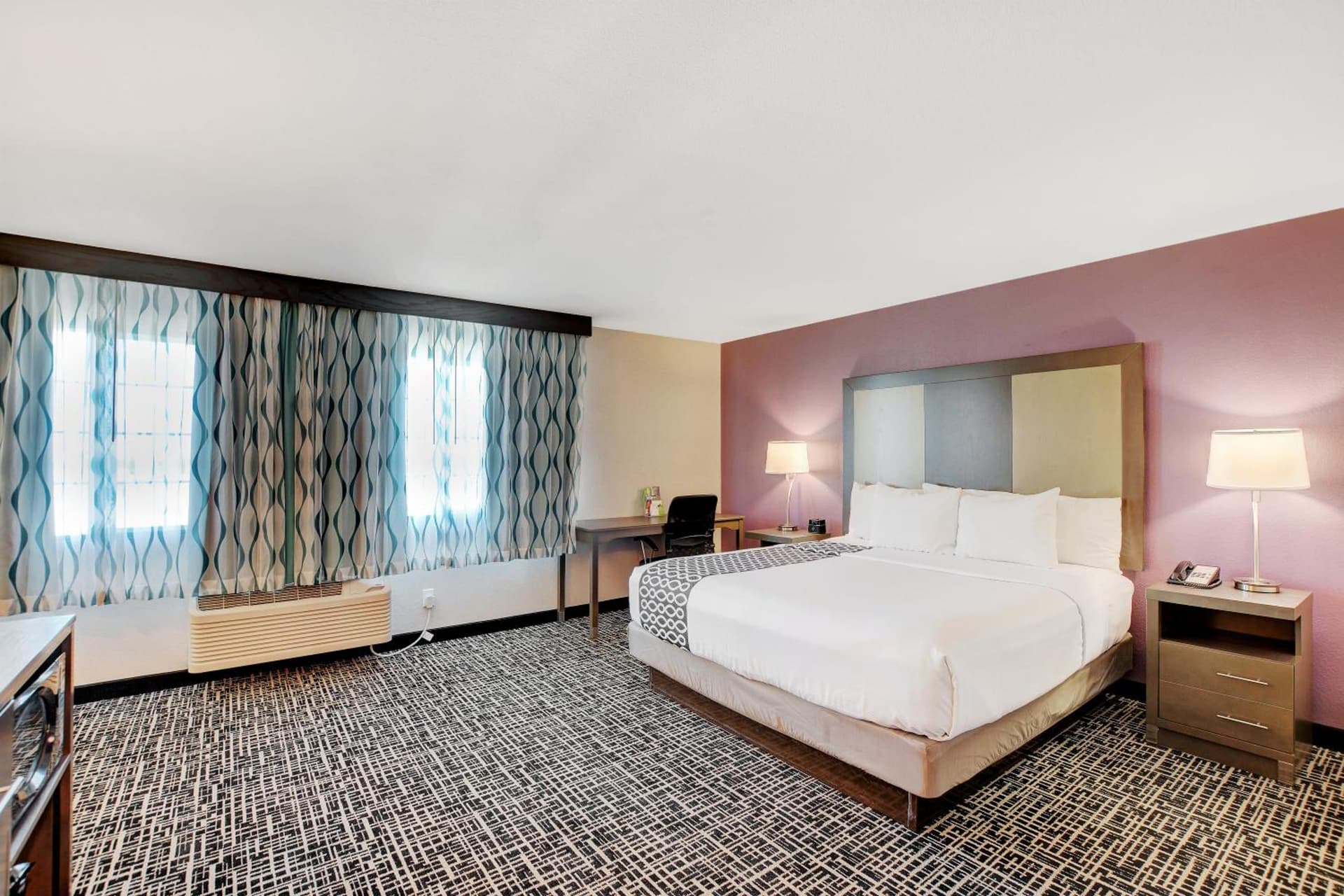 La Quinta Inn & Suites by Wyndham Las Vegas Nellis gallery photo in Las Vegas, NV — image 41