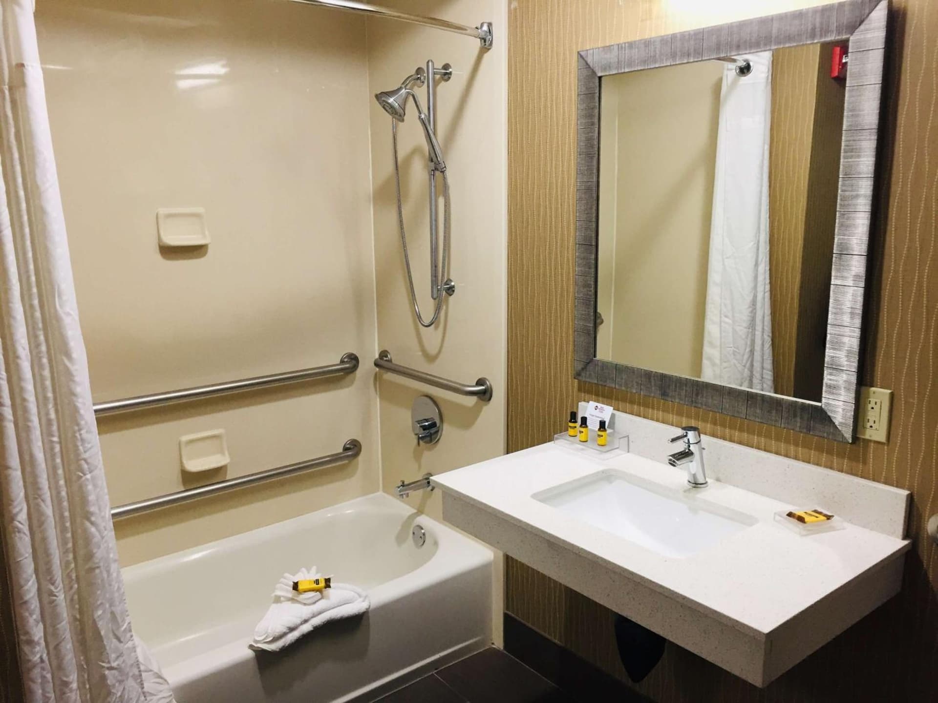 Best Western Plus Portland Airport Hotel & Suites gallery photo in Parkrose, OR — image 28