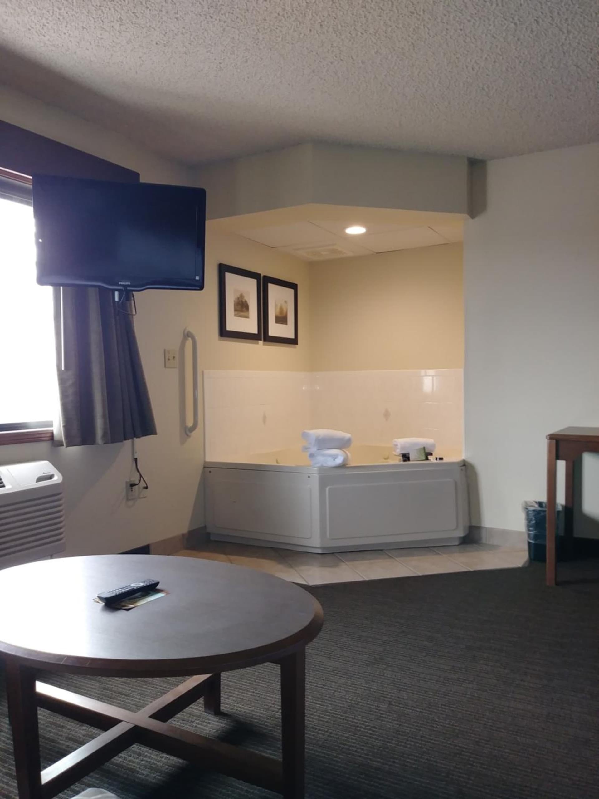AmericInn by Wyndham Windsor Ft. Collins gallery photo in Fort Collins, CO — image 19