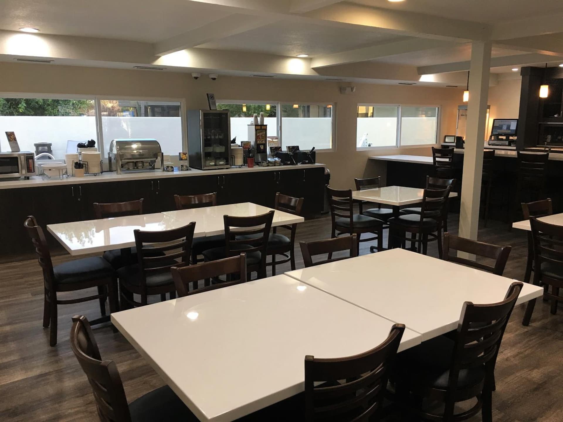 Best Western Town & Country Lodge gallery photo in Tulare, CA — image 4
