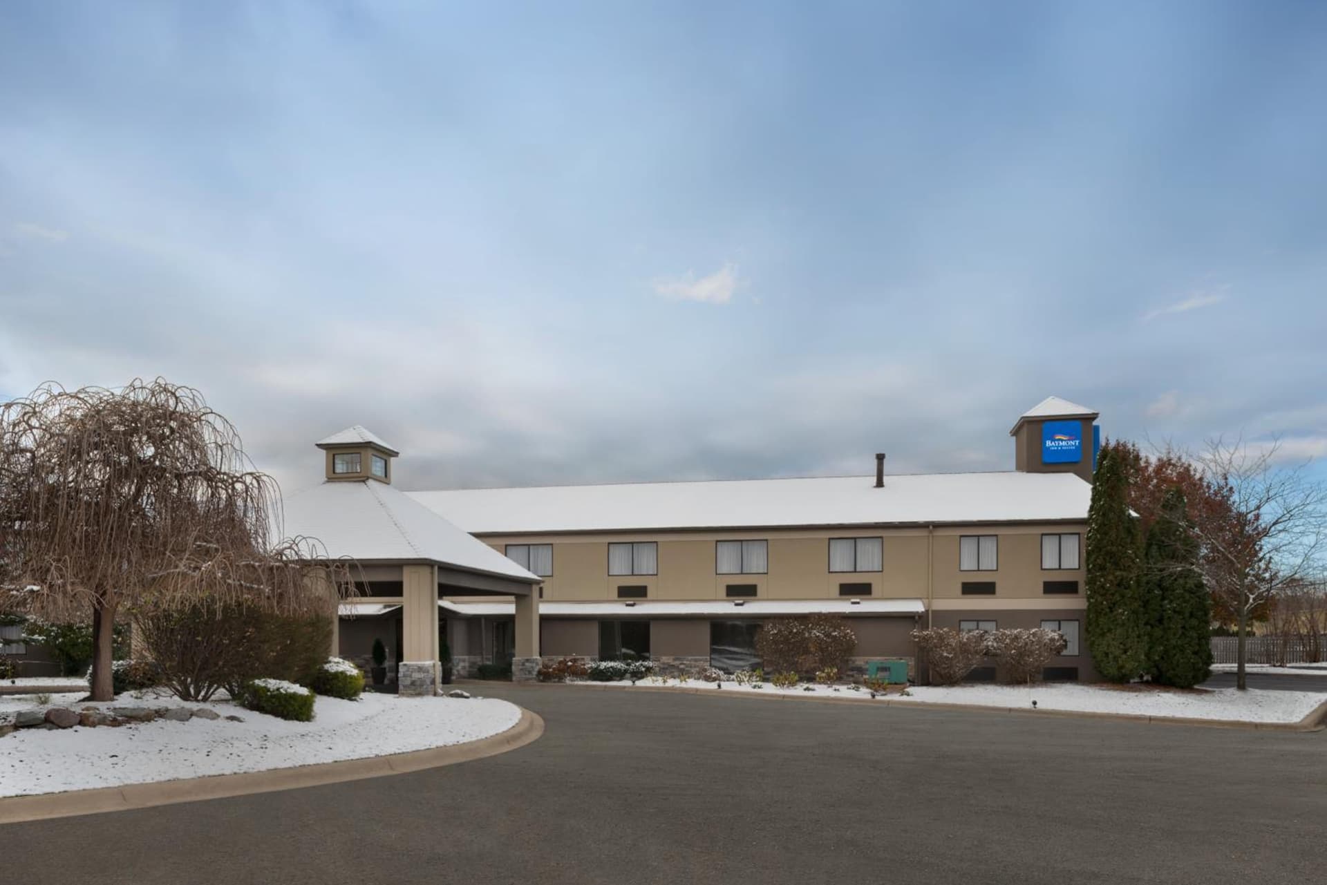 Baymont by Wyndham Belleville Airport Area Free Airport Shuttle interior in Belleville, MI — gallery photo 2