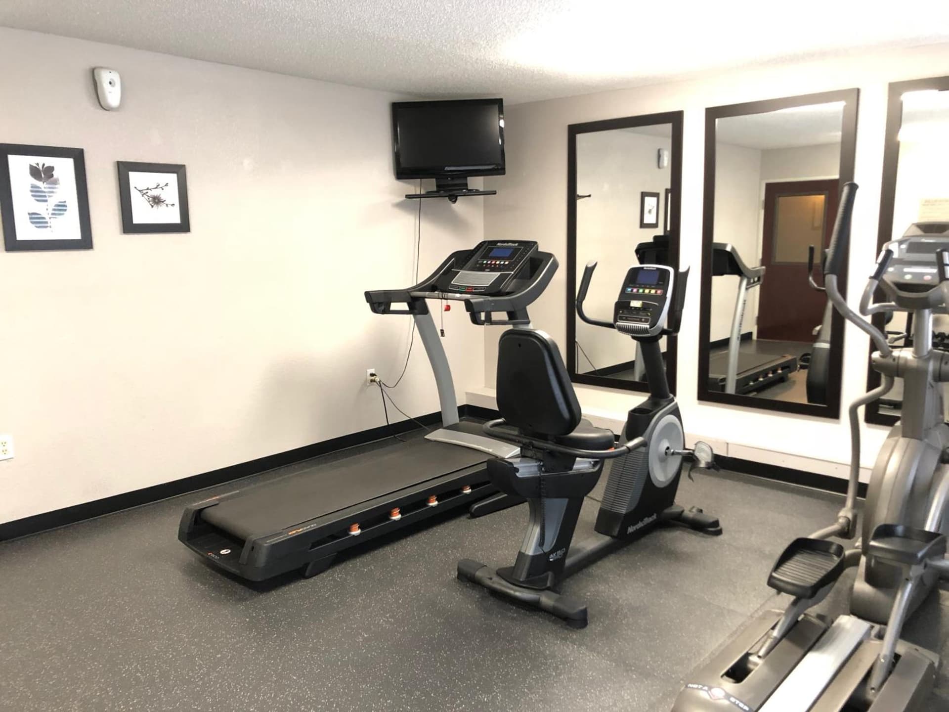 Country Inn & Suites by Radisson, Greenville, NC gallery photo in Winterville, NC — image 29