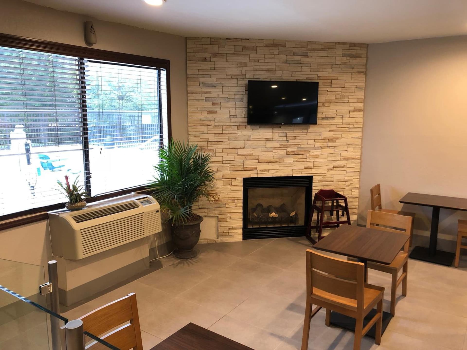 Country Inn & Suites by Radisson, Greenville, NC gallery photo in Winterville, NC — image 30
