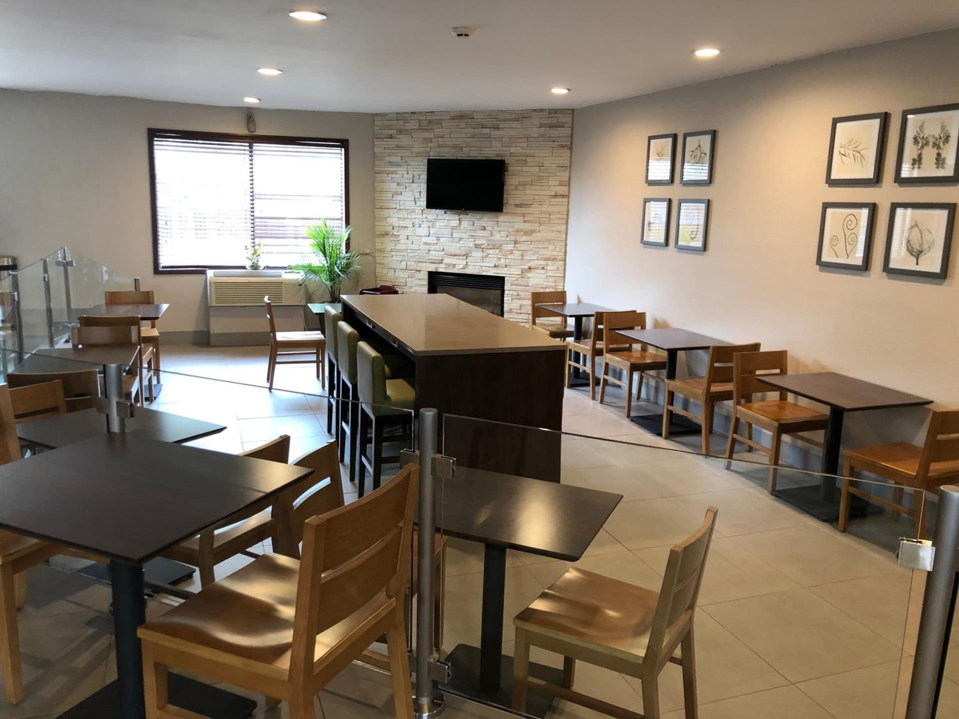 Country Inn & Suites by Radisson, Greenville, NC gallery photo in Winterville, NC — image 20