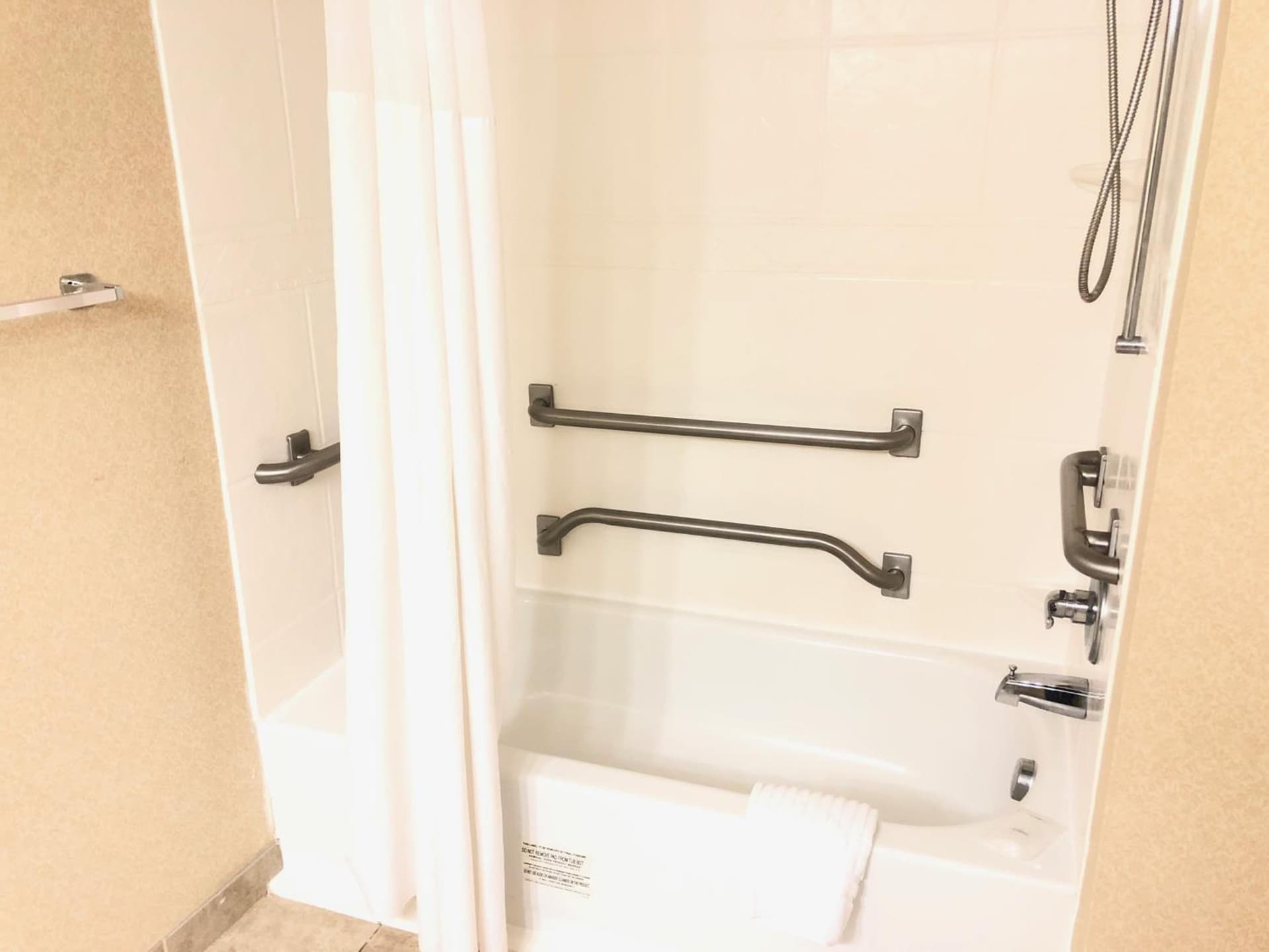 Country Inn & Suites by Radisson, Greenville, NC gallery photo in Winterville, NC — image 16