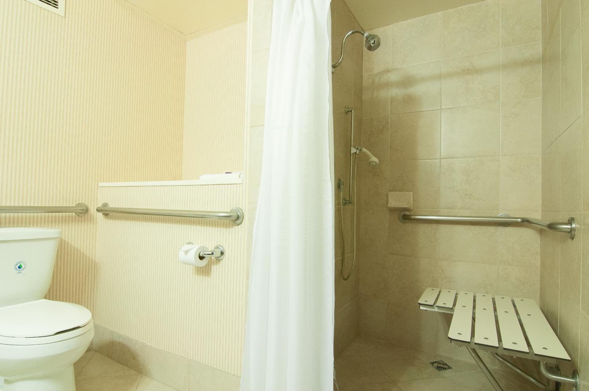 Anaheim Majestic Garden Hotel gallery photo in Anaheim, CA — image 8