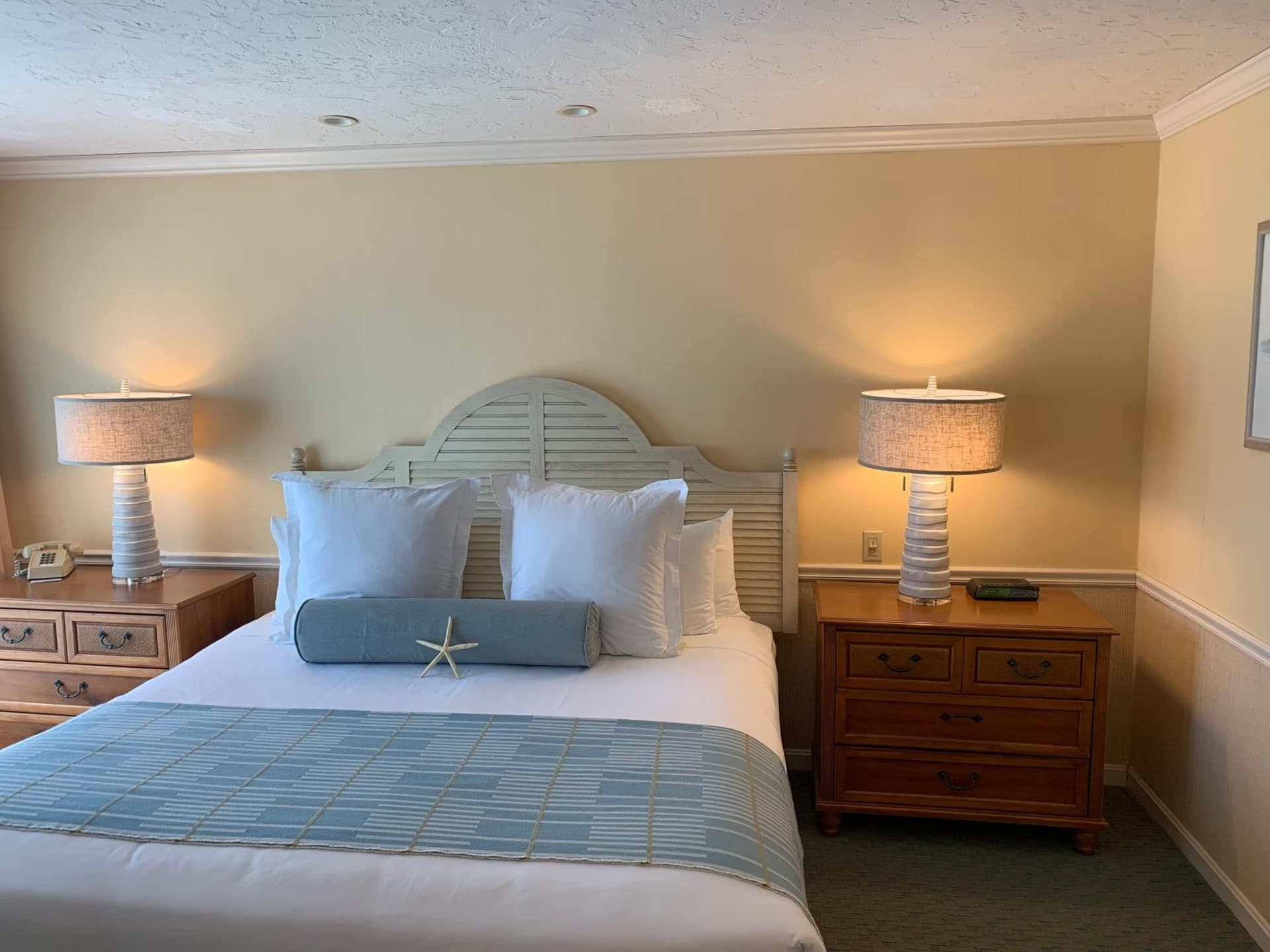 Anchor In Distinctive Waterfront Lodging property views in Hyannis — gallery photo 3