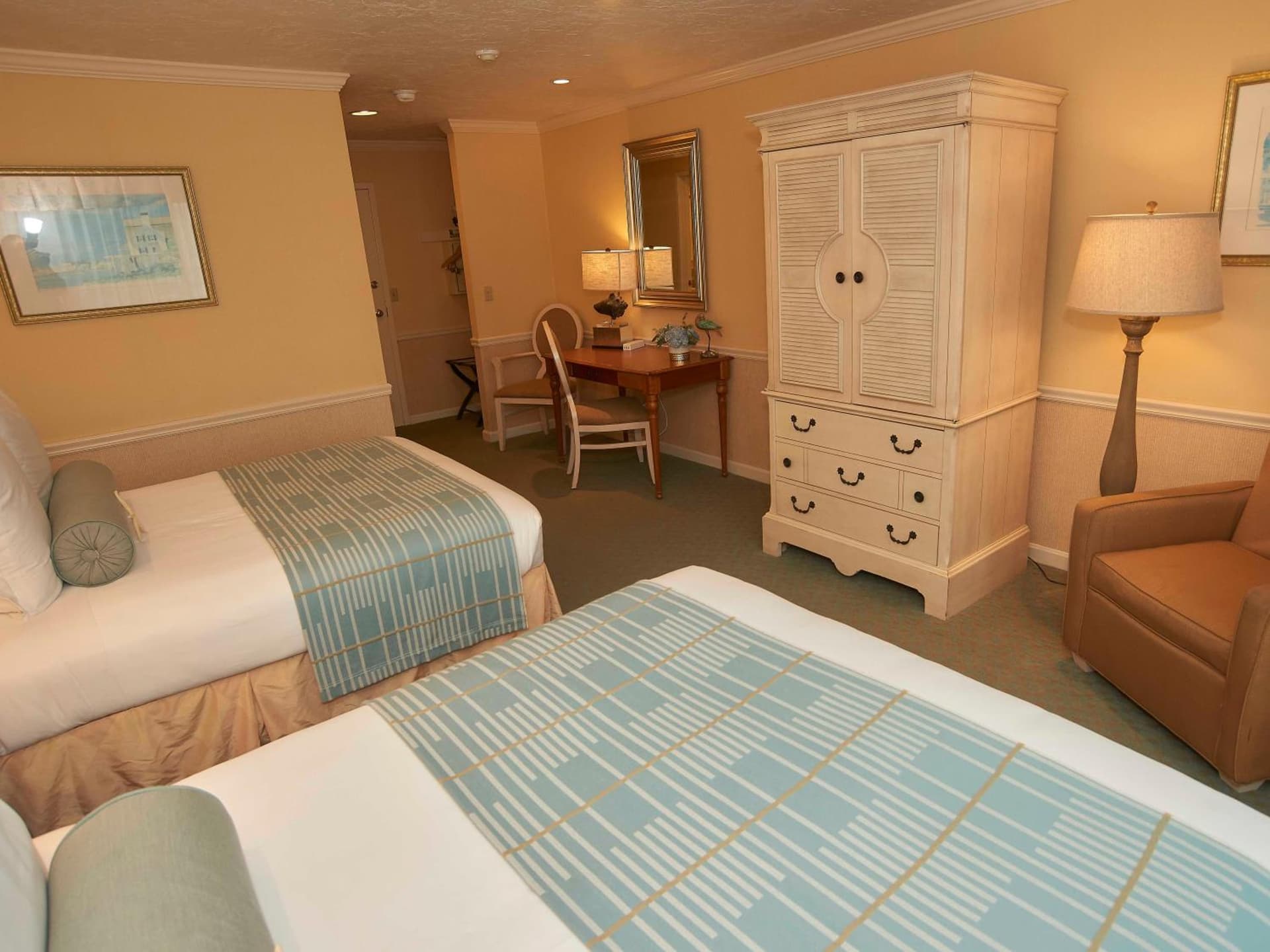 Anchor In Distinctive Waterfront Lodging gallery photo in Hyannis — image 51