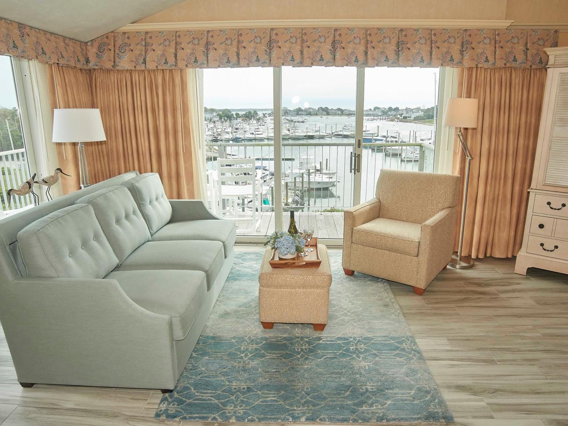 Anchor In Distinctive Waterfront Lodging gallery photo in Hyannis — image 33