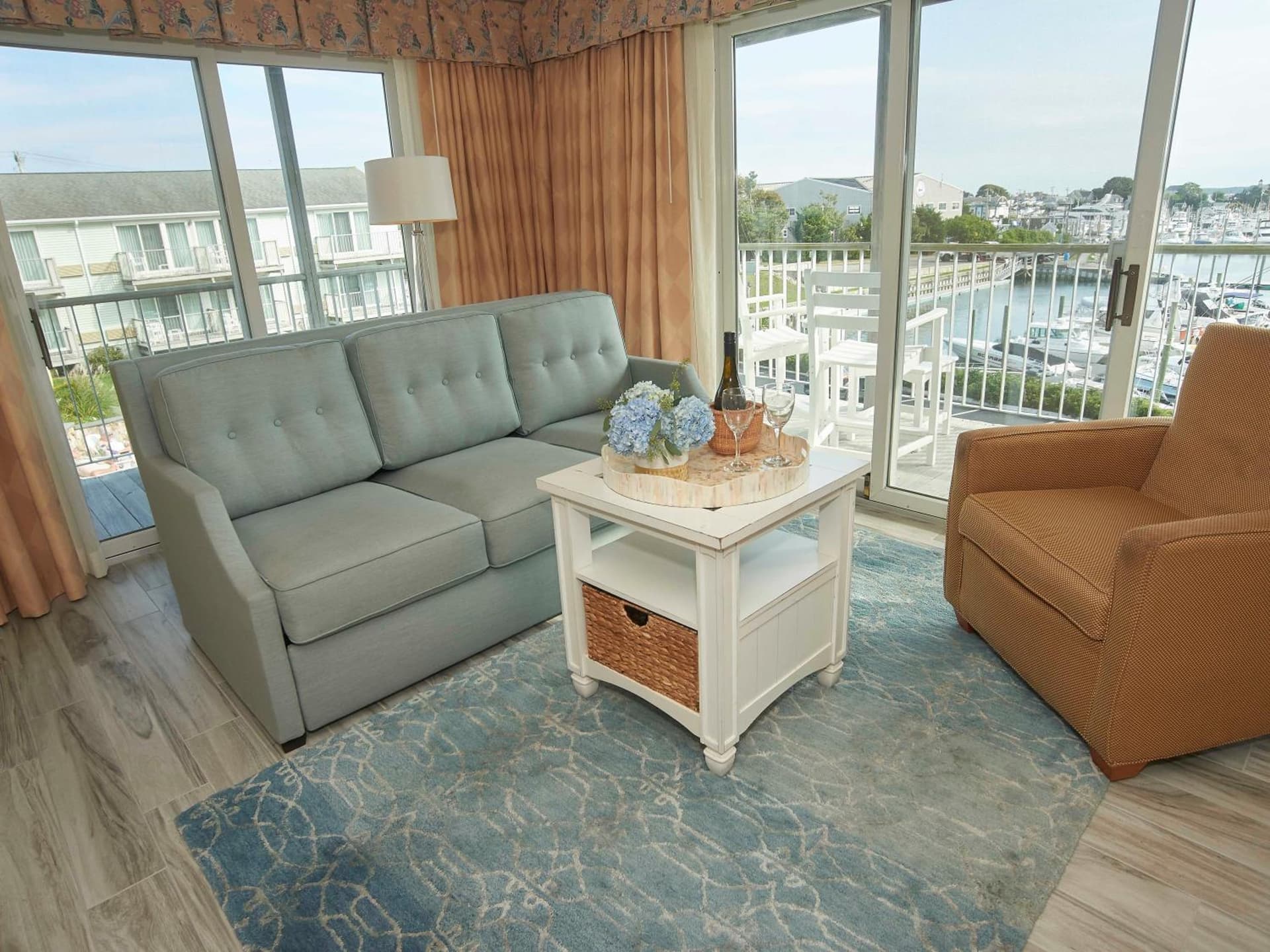 Anchor In Distinctive Waterfront Lodging gallery photo in Hyannis — image 79