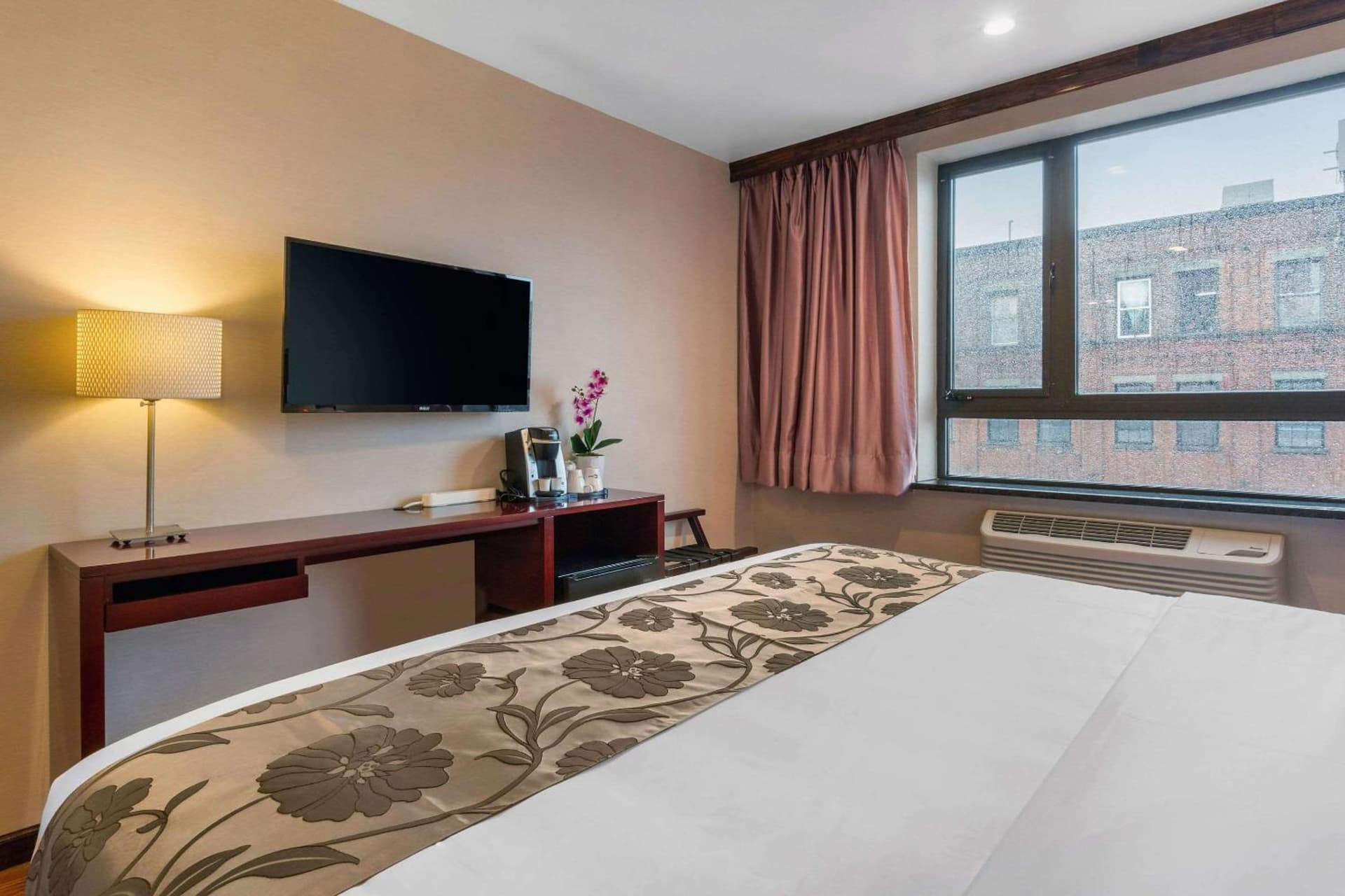 The L Hotel gallery photo in Brooklyn, NY — image 24
