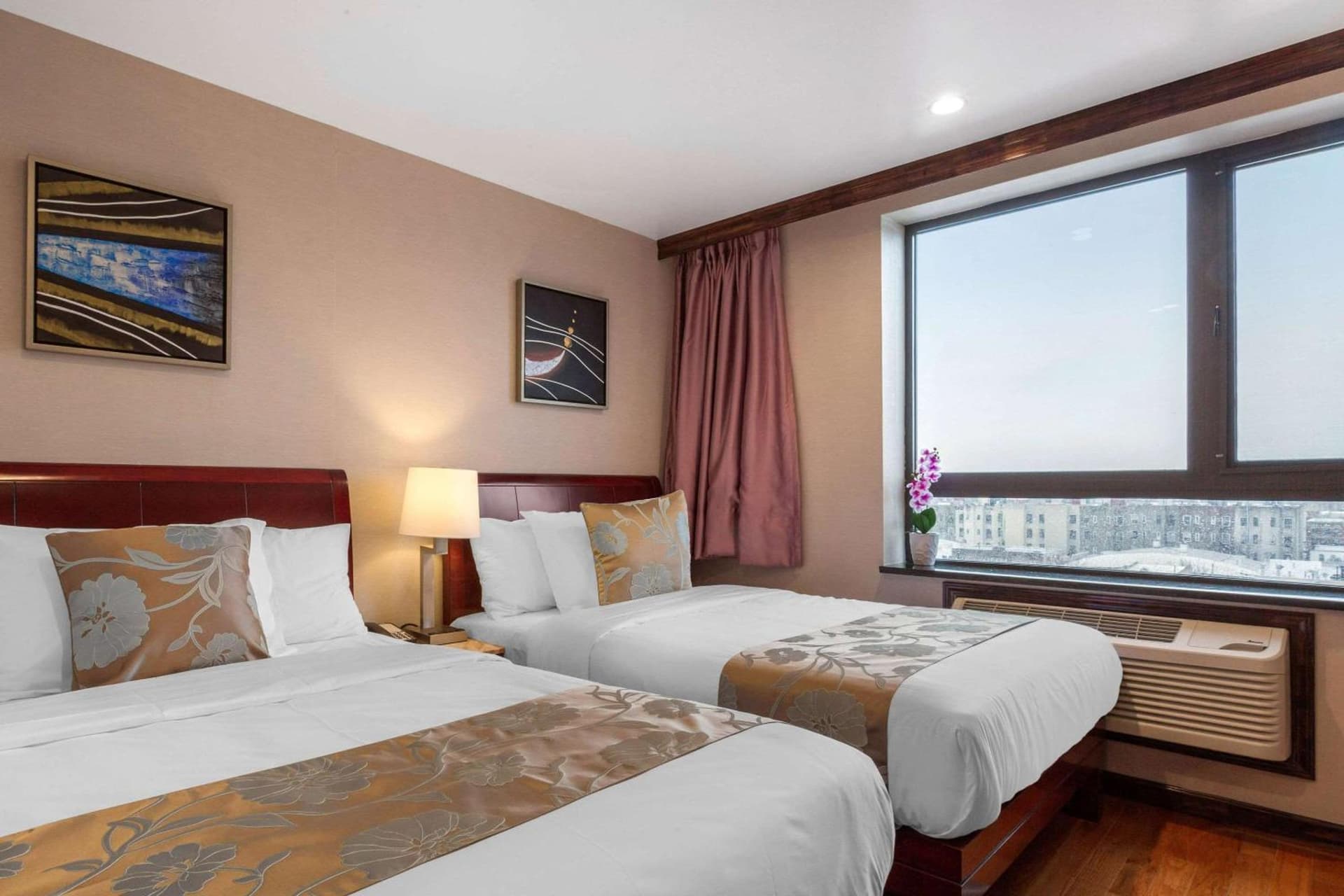 The L Hotel property views in Brooklyn, NY — gallery photo 3