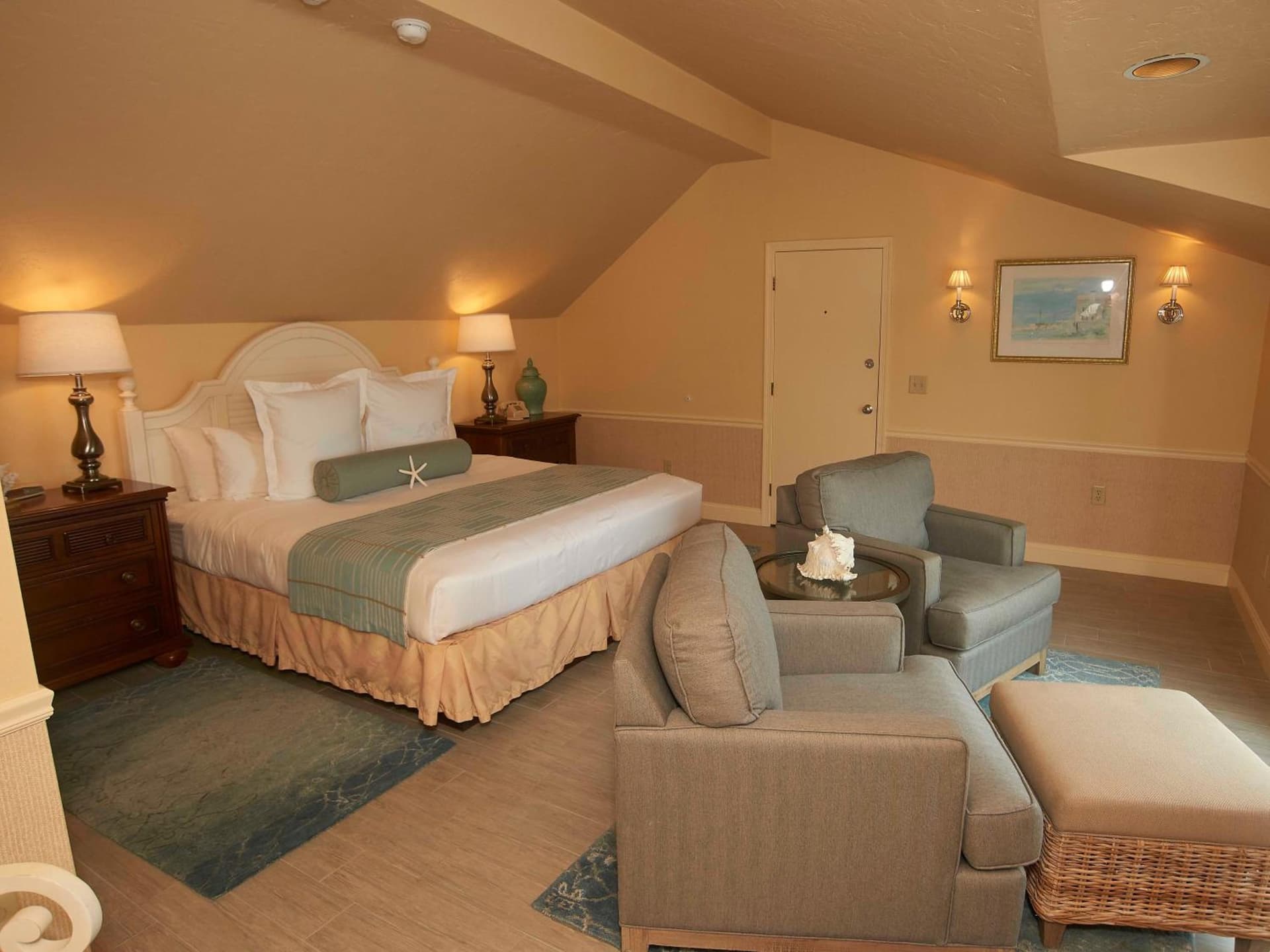 Anchor In Distinctive Waterfront Lodging gallery photo in Hyannis — image 72
