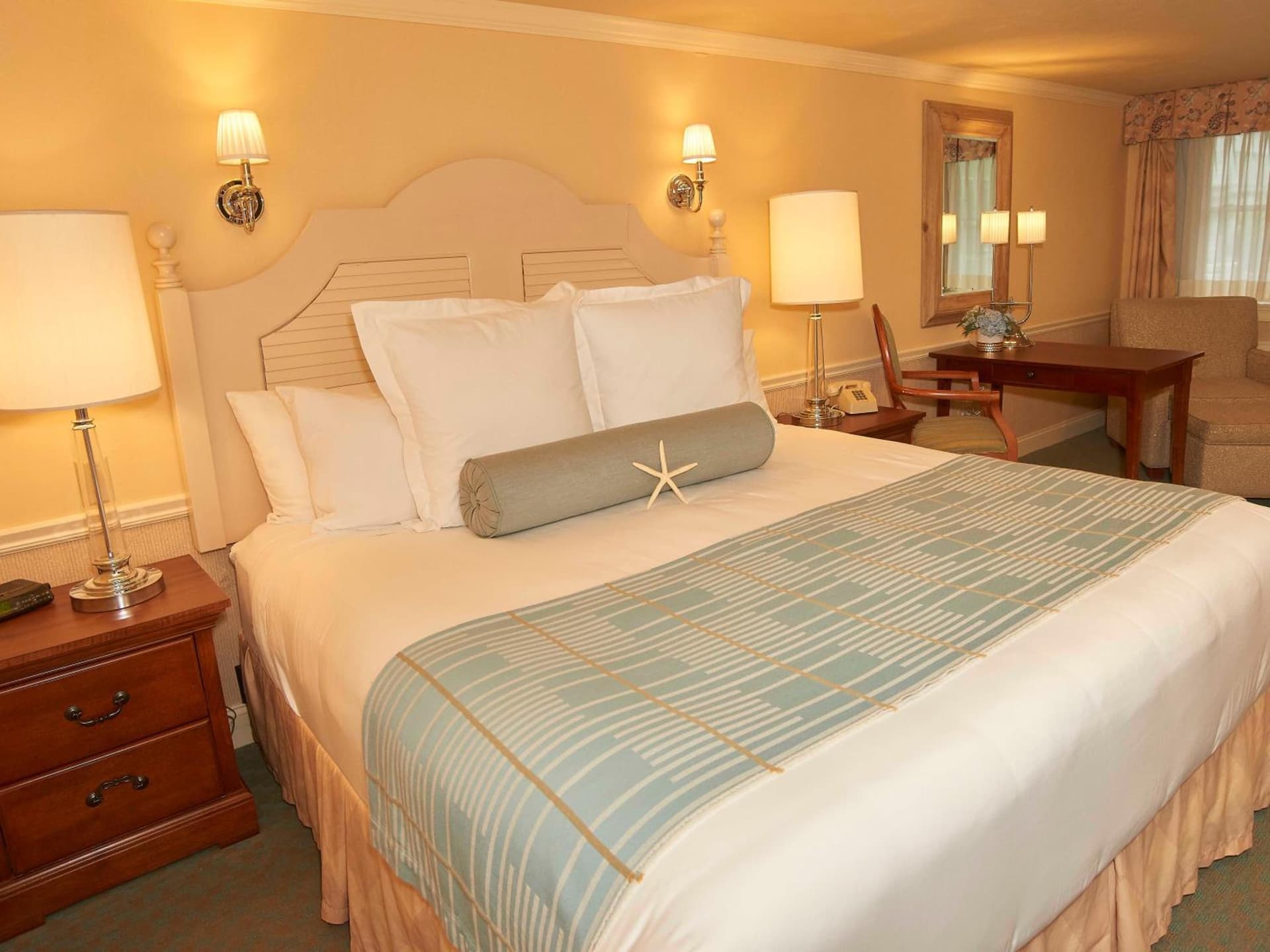Anchor In Distinctive Waterfront Lodging gallery photo in Hyannis — image 17