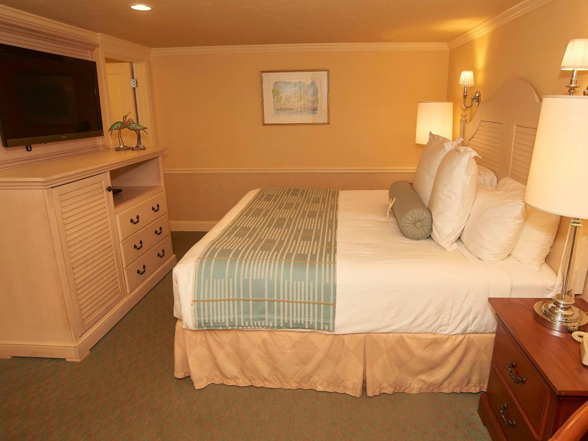 Anchor In Distinctive Waterfront Lodging gallery photo in Hyannis — image 25