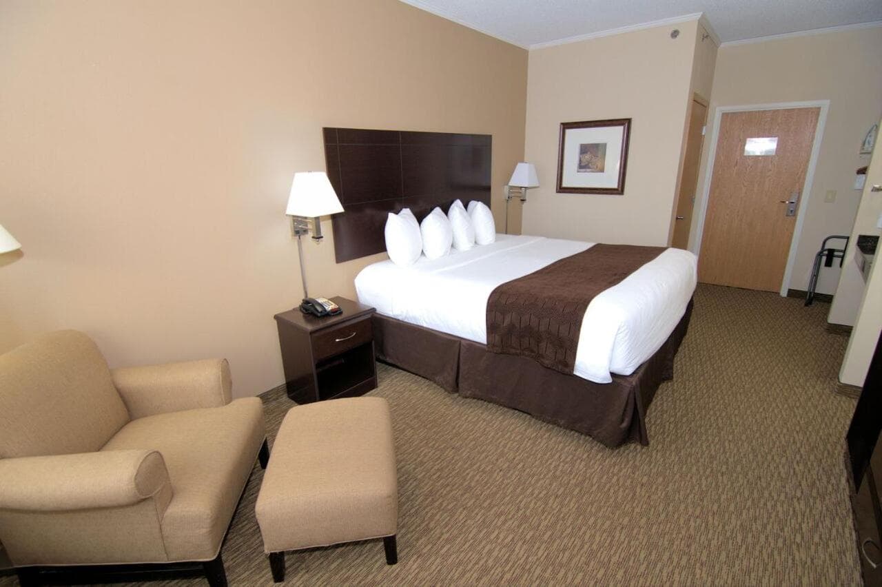 Rock Island Inn & Suites interior in Atlantic, IA — gallery photo 2