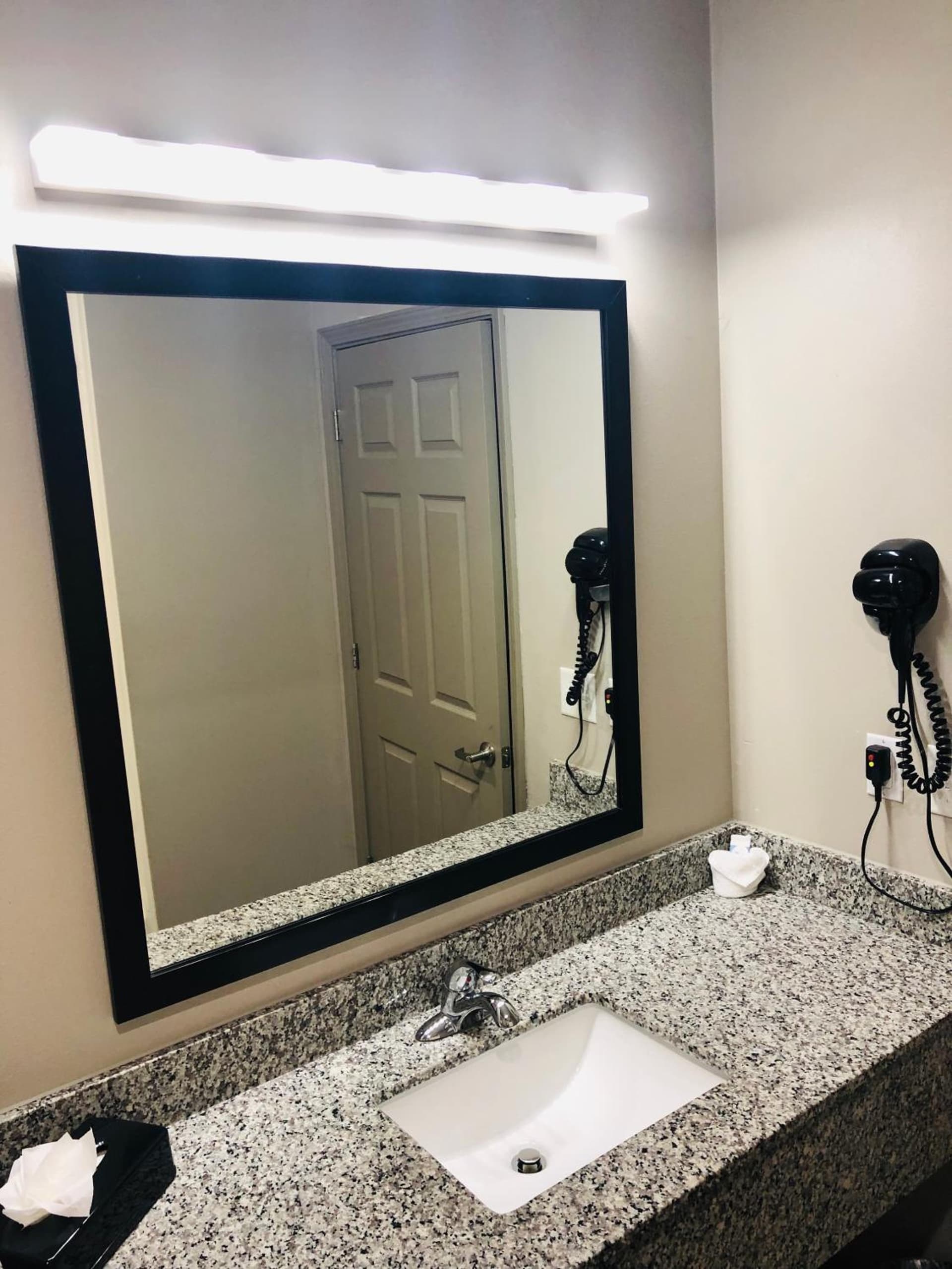 Catoosa Inn & Suites gallery photo in Catoosa, OK — image 20