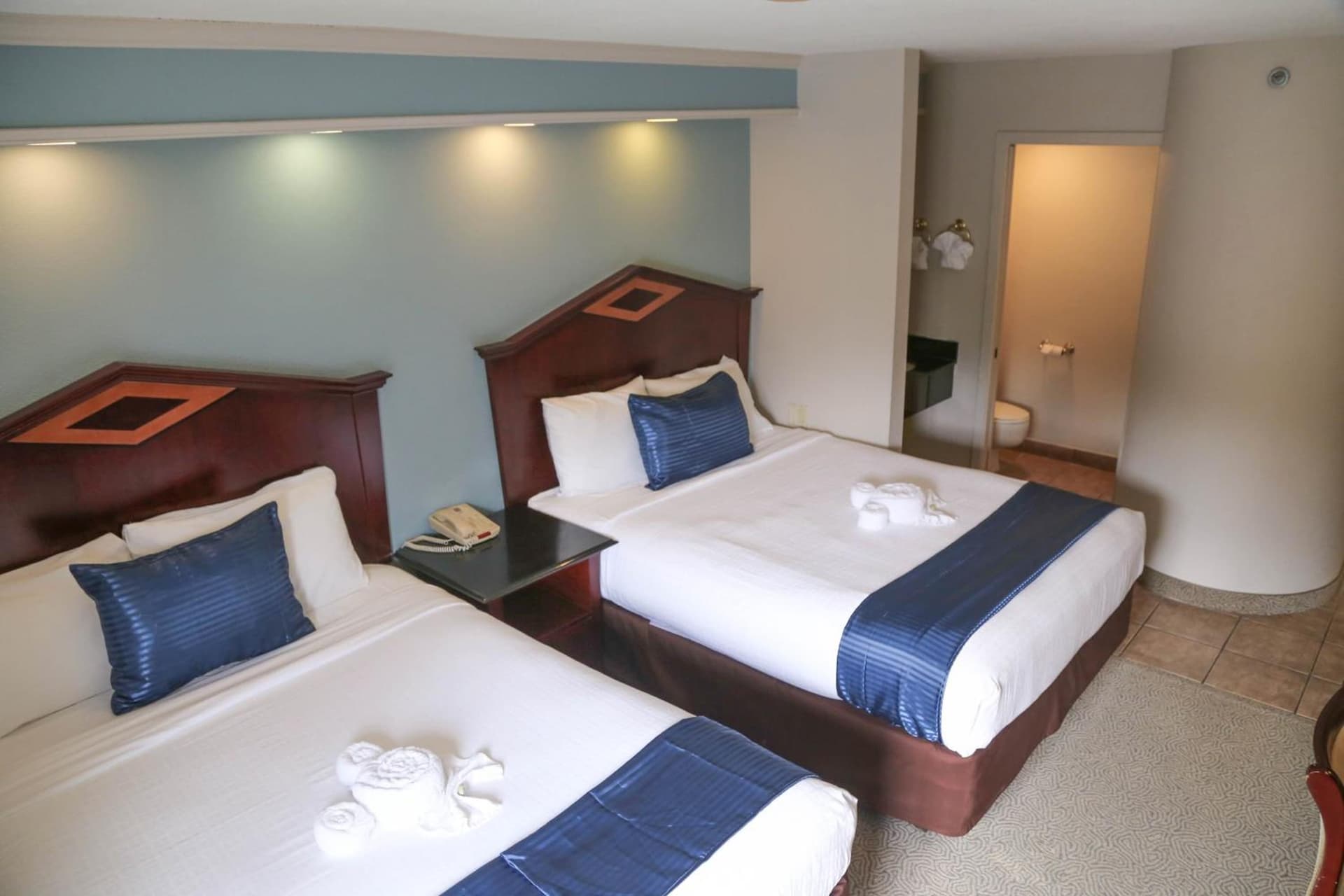 Destiny Palms Hotel Maingate West property views in Kissimmee, FL — gallery photo 3