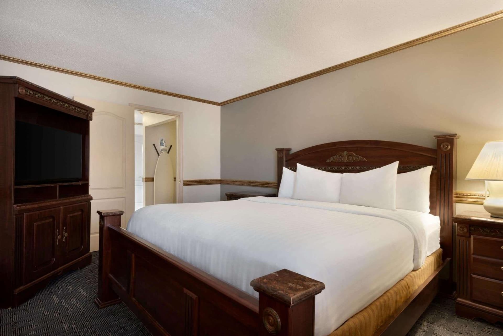 Baymont by Wyndham Des Moines North gallery photo in Des Moines, IA — image 25