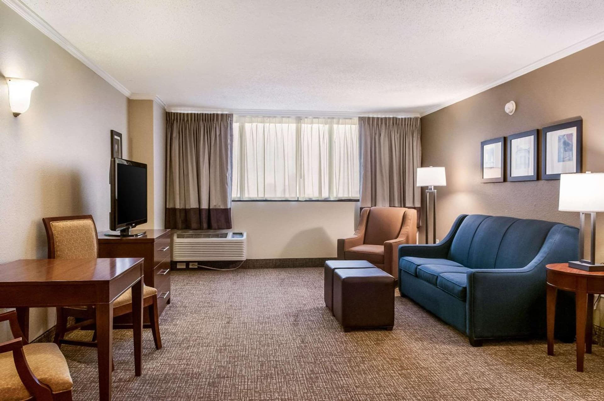 Comfort Inn & Suites At Copeland Tower gallery photo in Metairie, LA — image 19