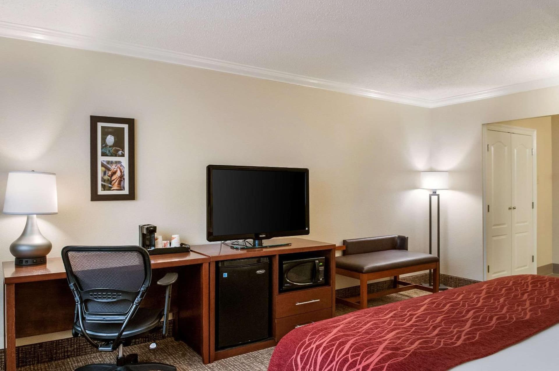 Comfort Inn & Suites At Copeland Tower property views in Metairie, LA — gallery photo 3