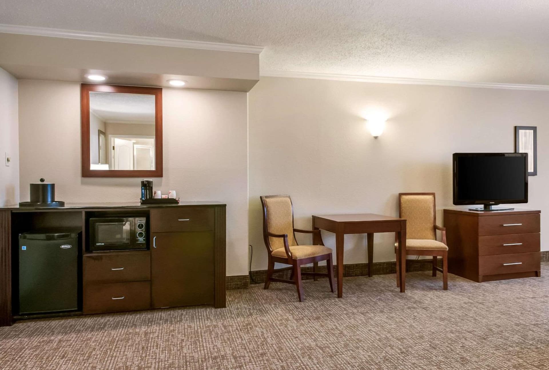 Comfort Inn & Suites At Copeland Tower gallery photo in Metairie, LA — image 6