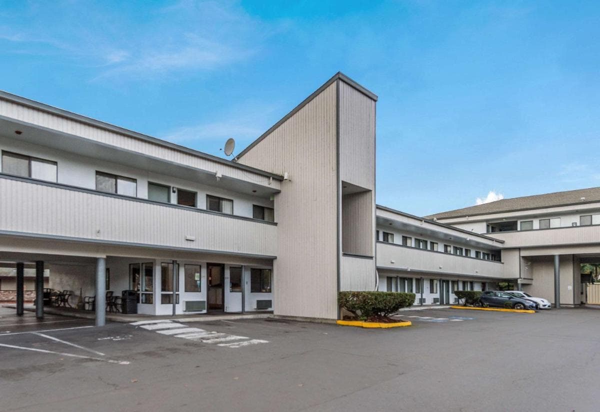 Quality Inn Bellevue property views in Bellevue, WA — gallery photo 3